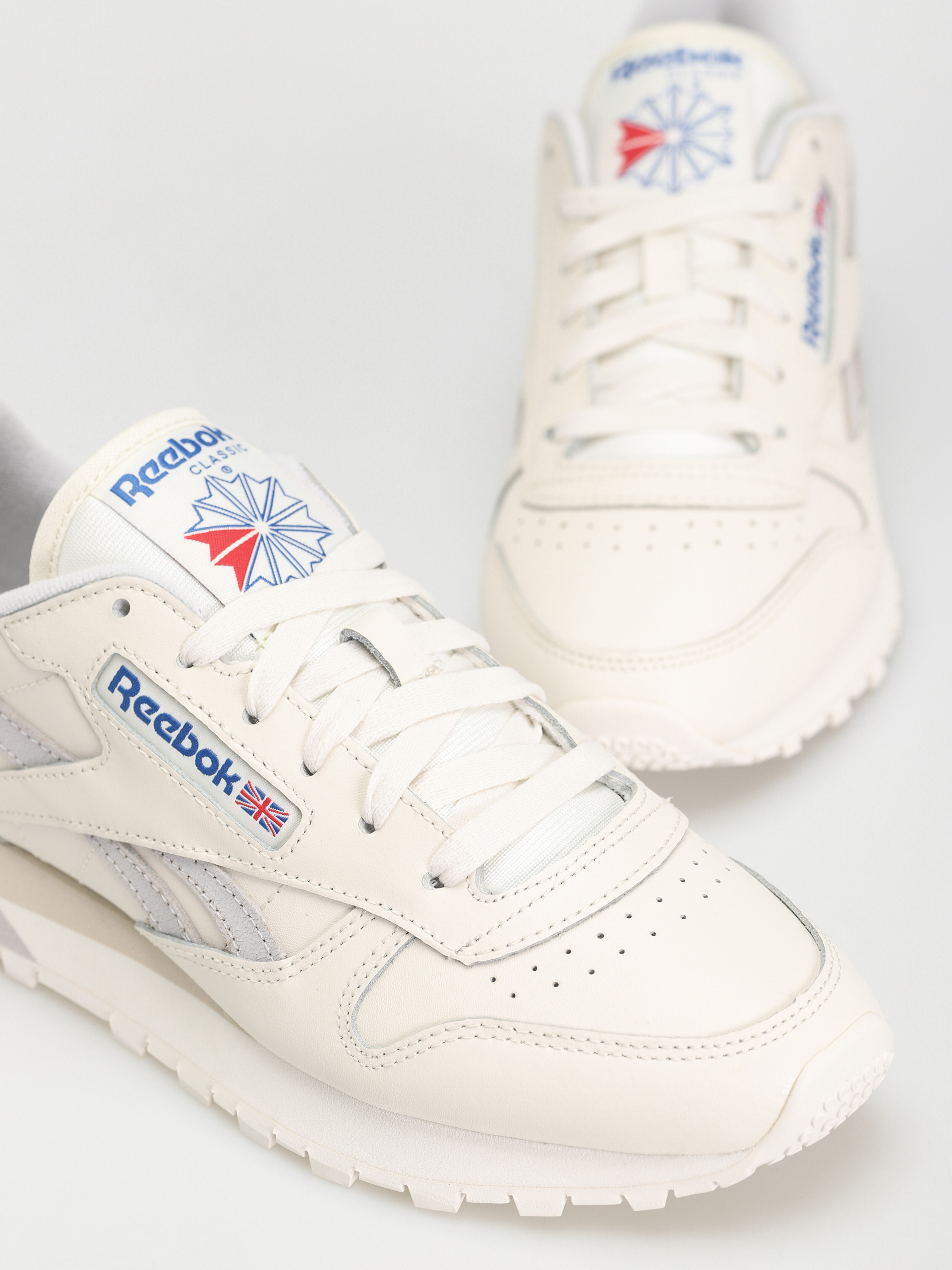 Reebok Classic Leather Shoes (chalk/lgsogr/alabas)