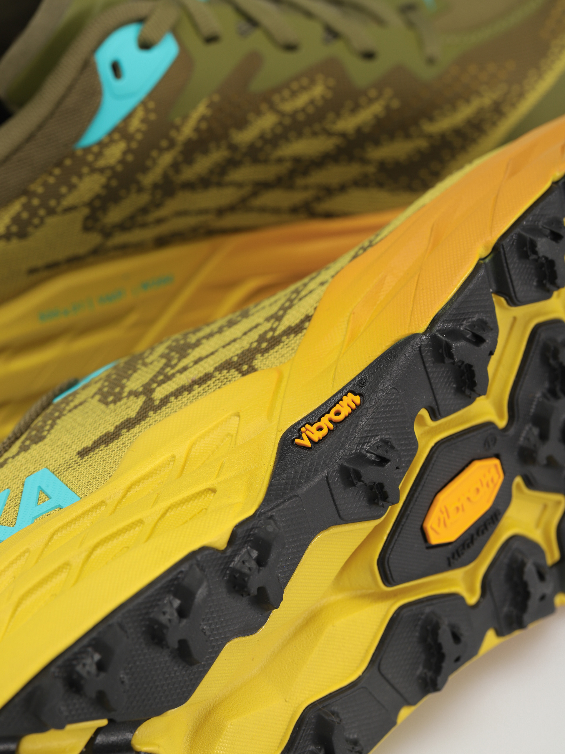 Hoka Speedgoat 5 Schuhe (avocado/passion fruit)