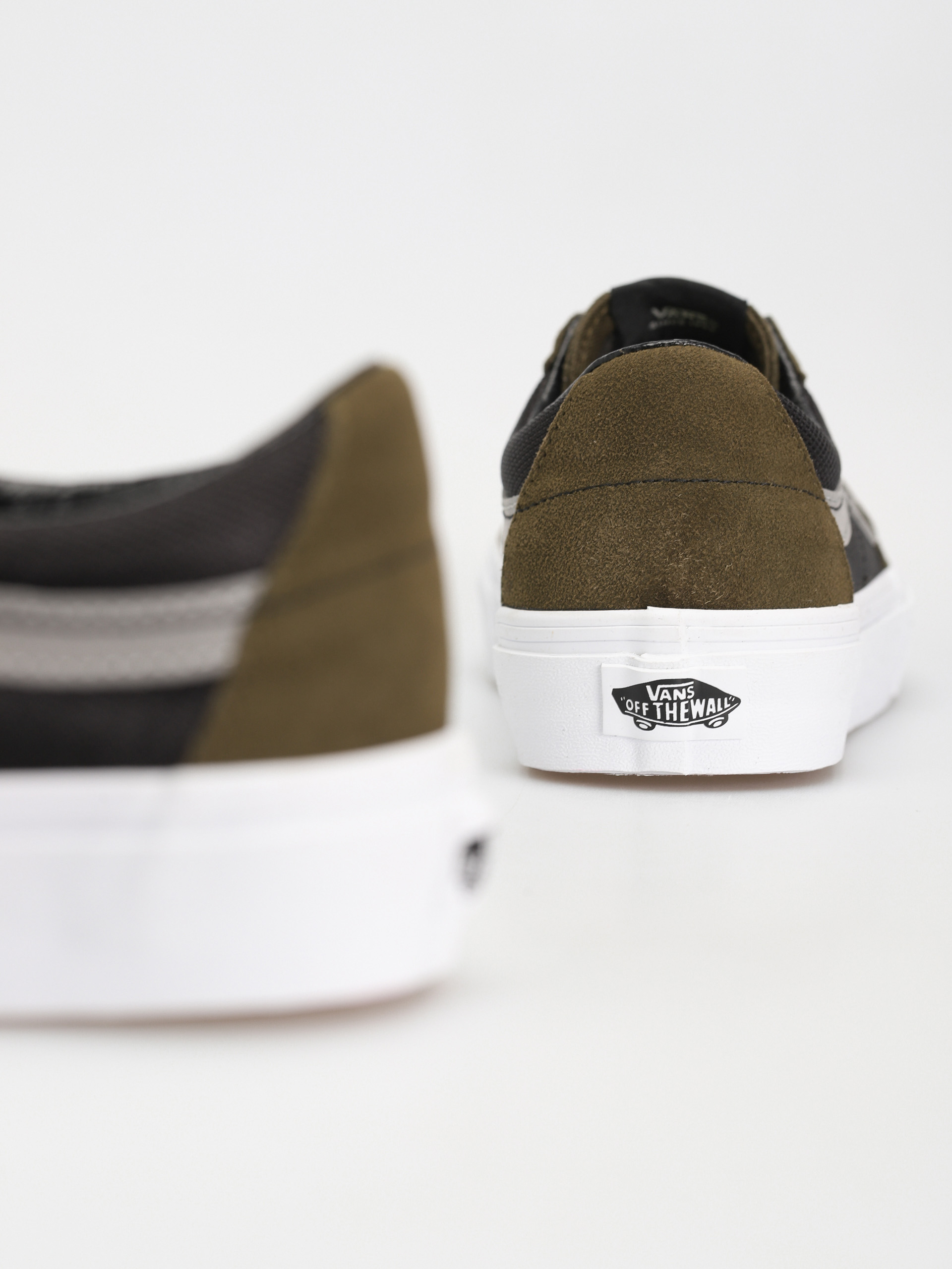 Vans Sk8 Low Shoes (2 tone olive/black)