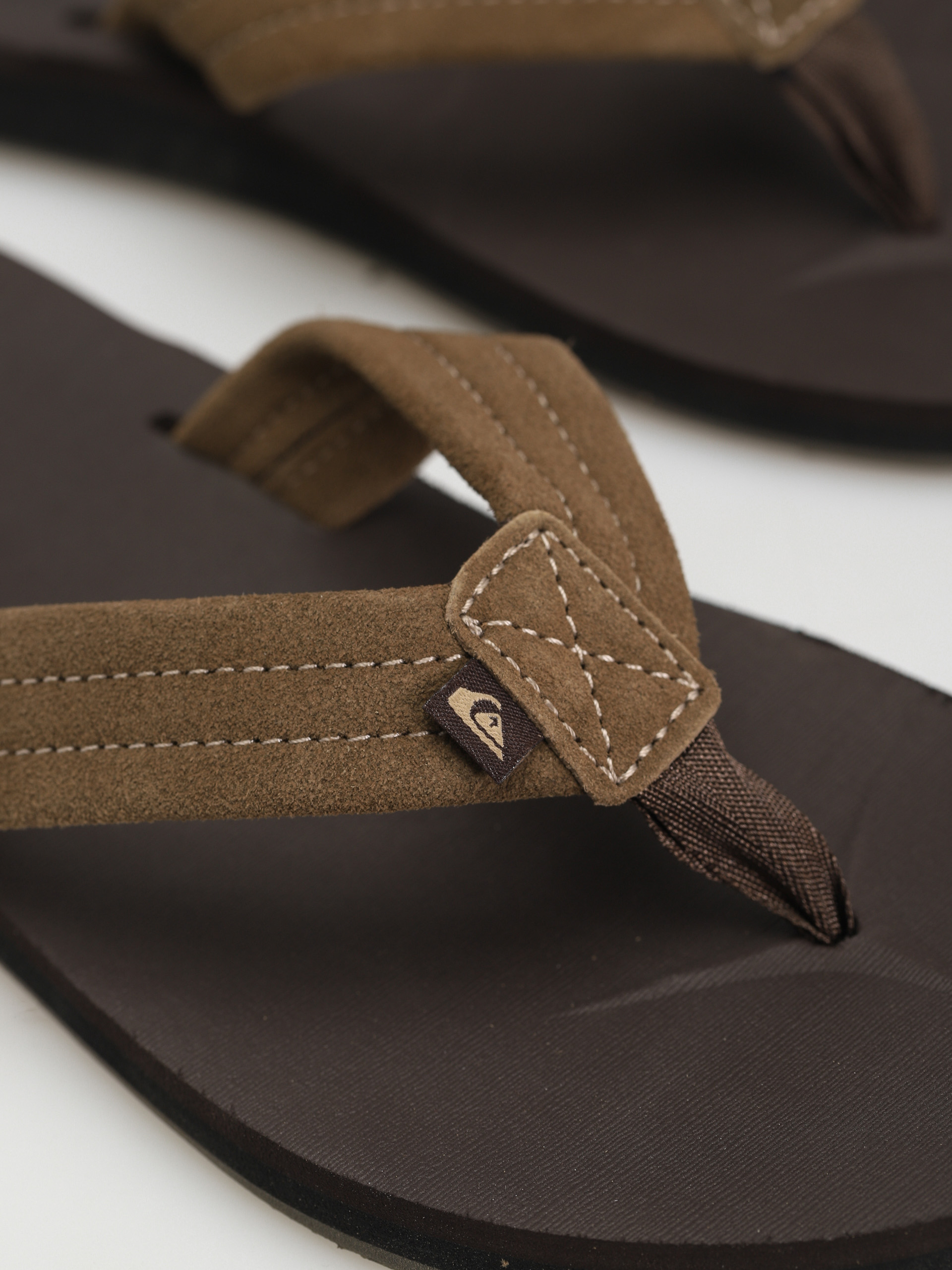 Quiksilver Carver Suede Core Flip Flops (brown 1)