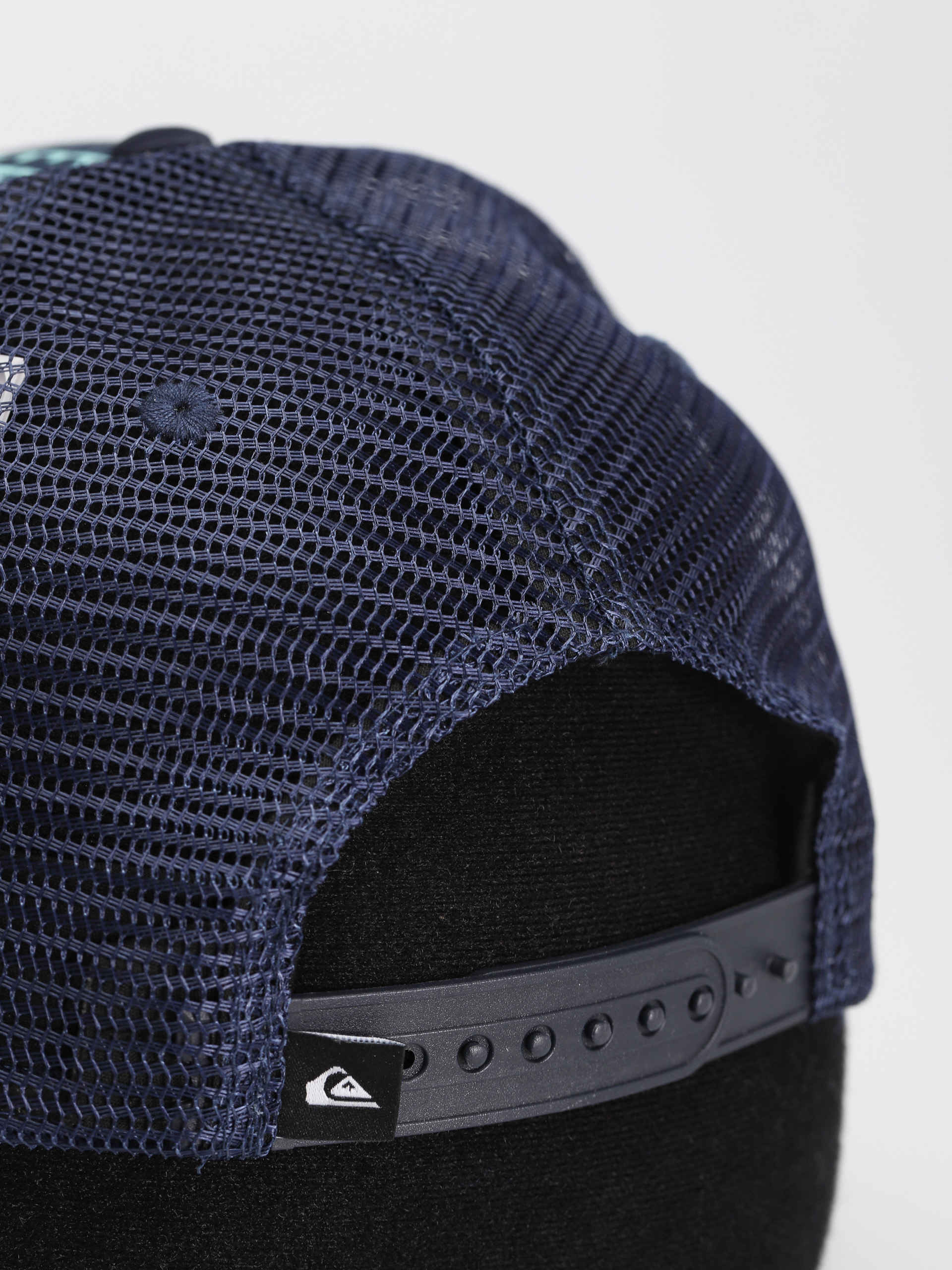 Quiksilver Buzzard Coop Cap (iron gate)