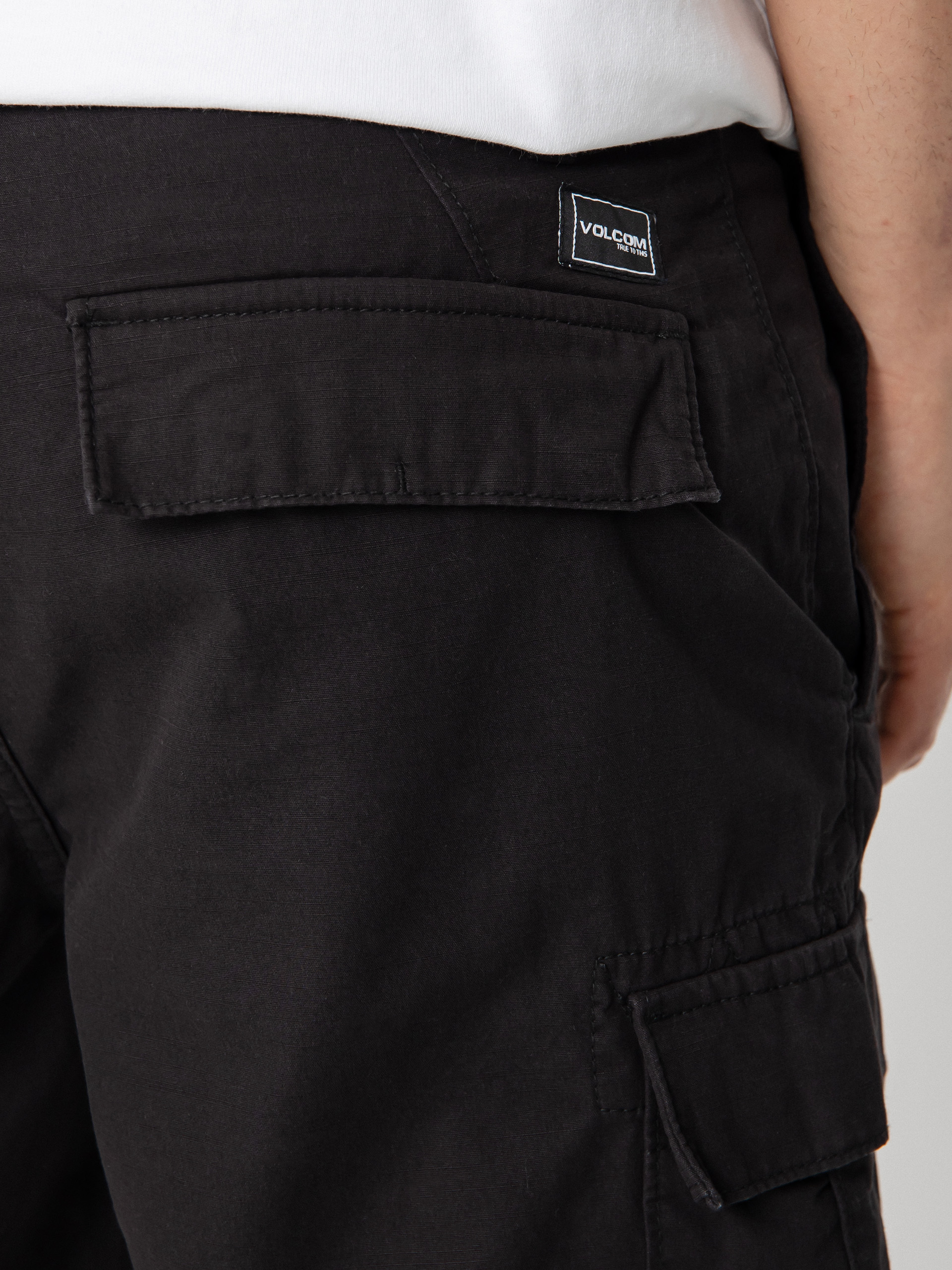 Volcom March Cargo Shorts (black)