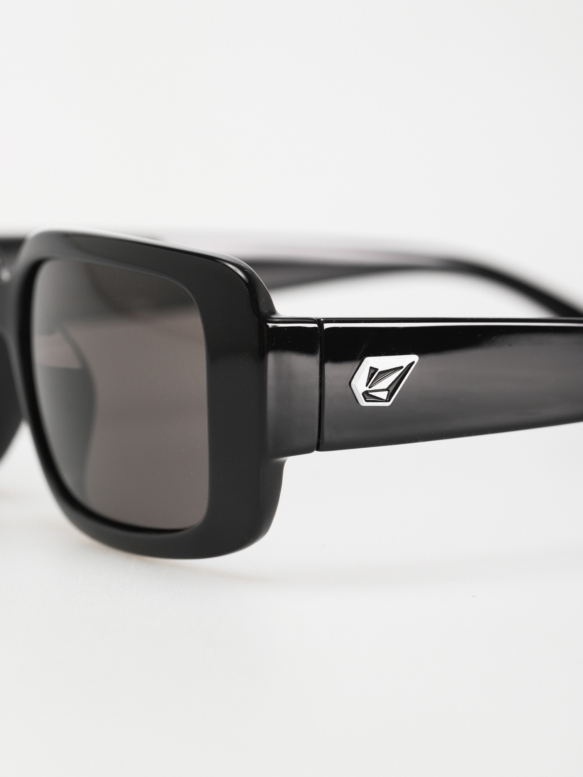Volcom True Sunglasses (gloss black/gray)