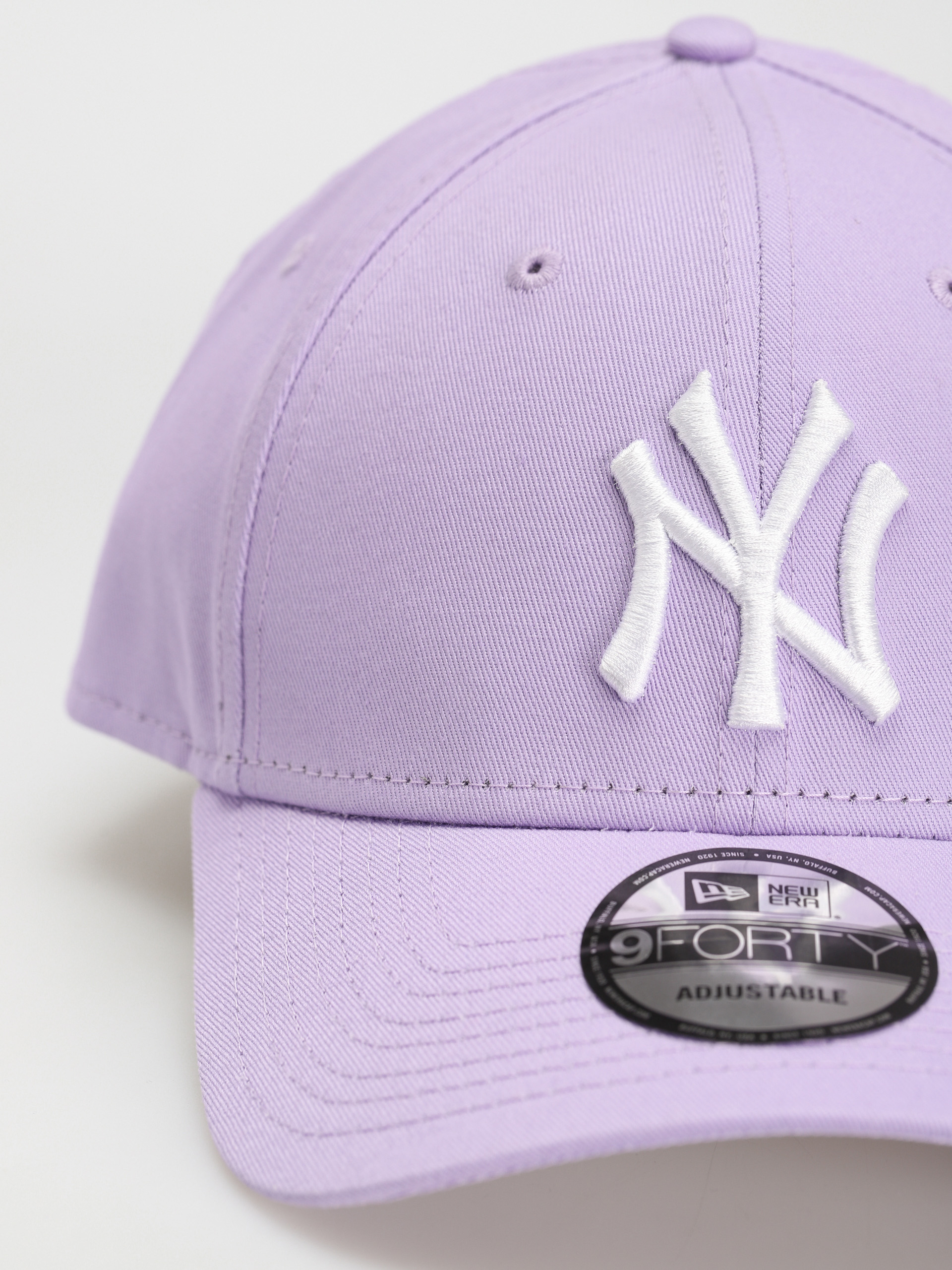 New Era League Essential 9Forty New York Yankees Cap (lavender)