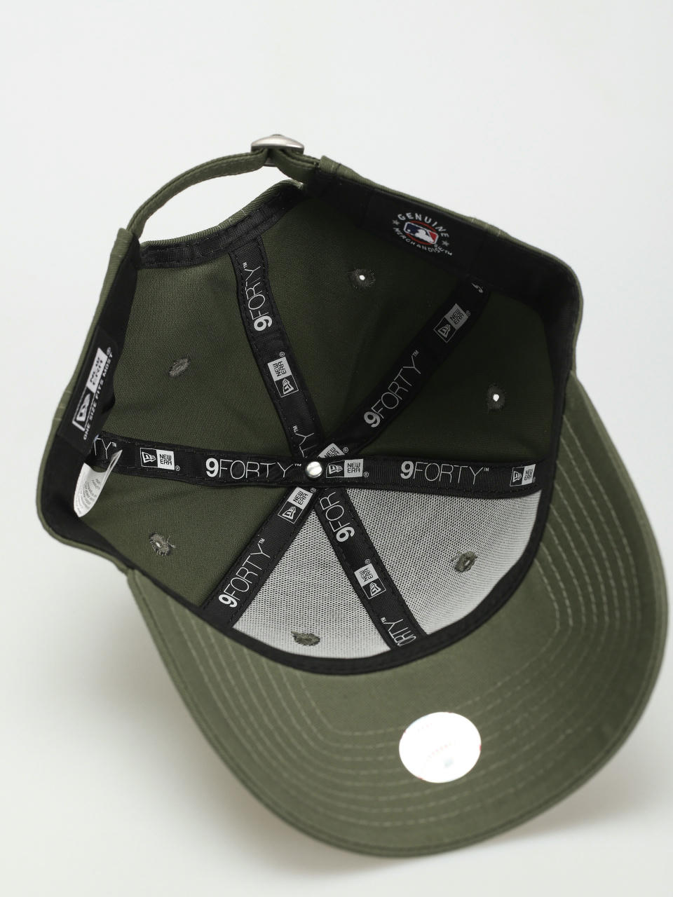 New Era League Essential 9Forty New York Yankees Cap Wmn (olive/white)