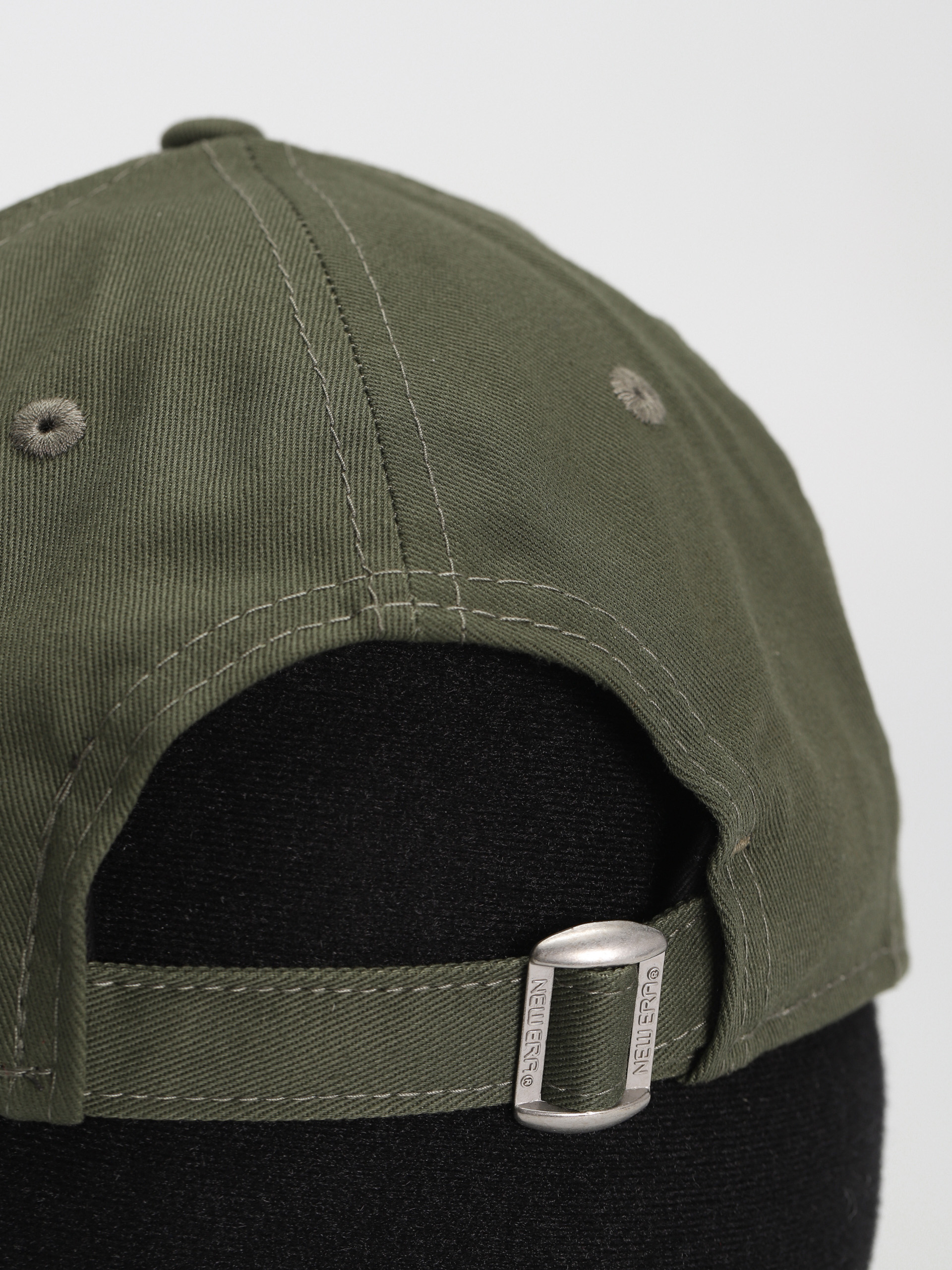 New Era League Essential 9Forty New York Yankees Cap Wmn (olive/white)