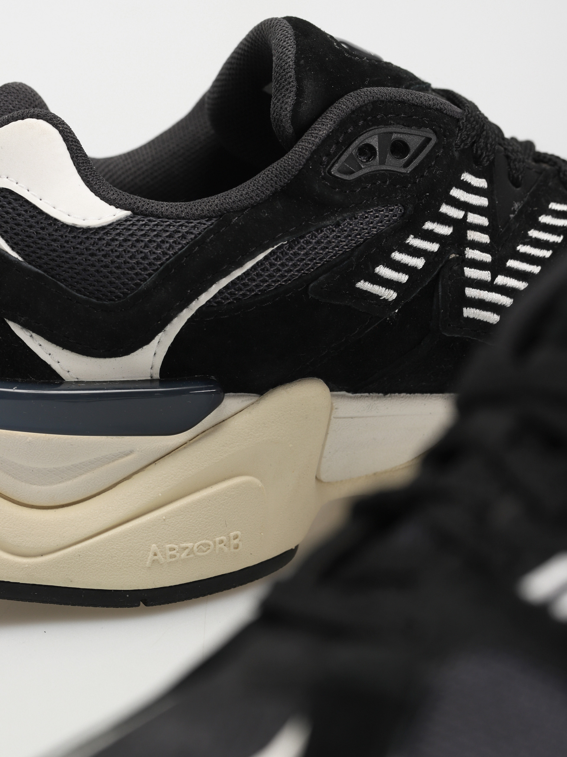 New Balance 9060 Shoes (black)