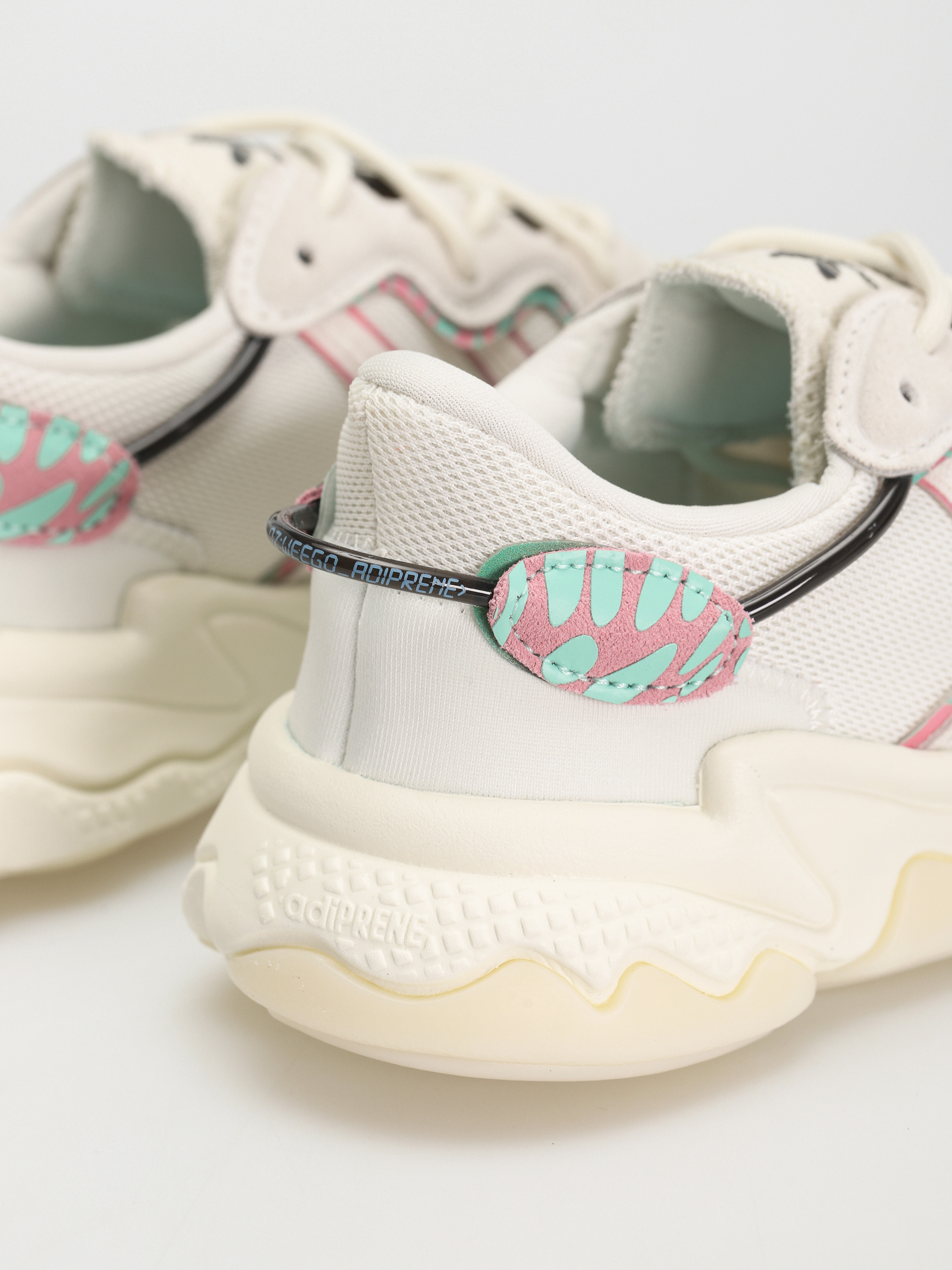 adidas Originals Ozweego Schuhe Wmn (owhite/owhite/cblack)