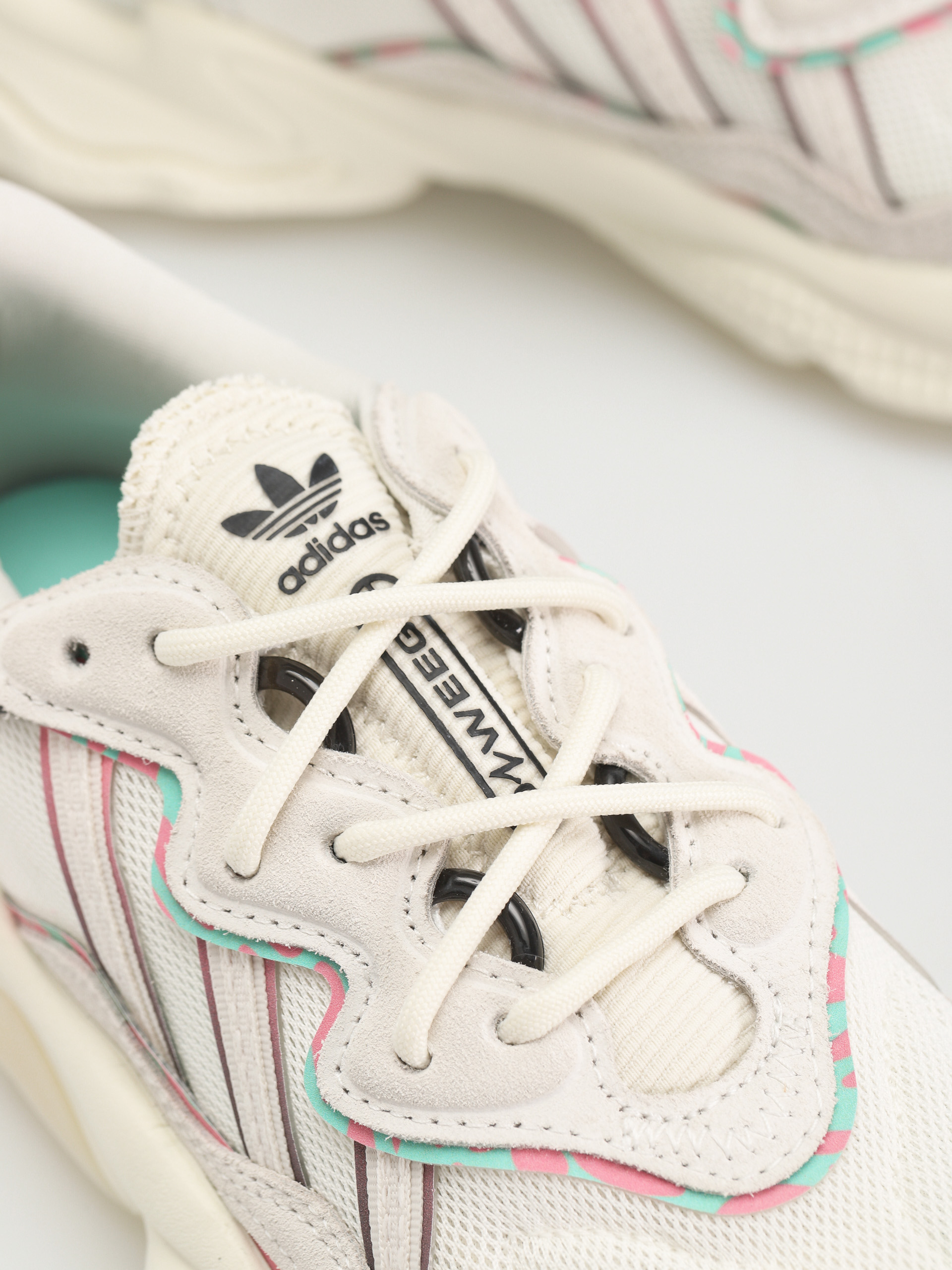 adidas Originals Ozweego Schuhe Wmn (owhite/owhite/cblack)