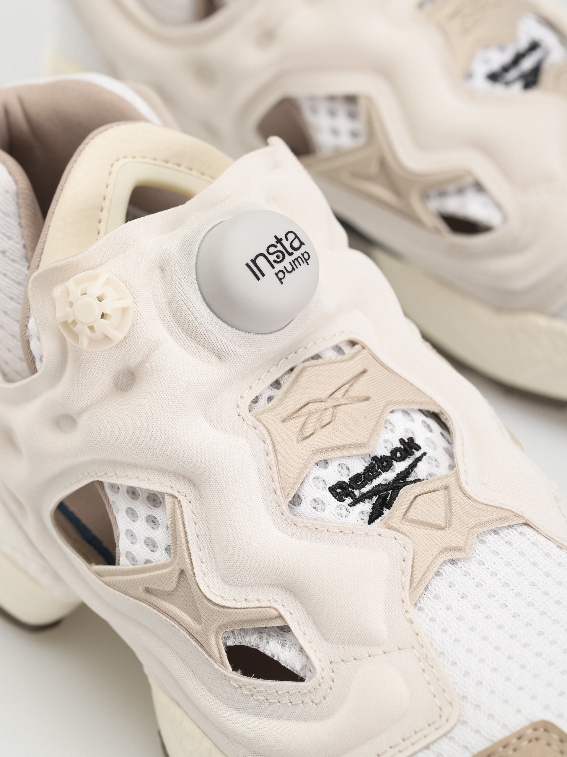 Reebok Instapump Fury 95 Shoes (alabas/ftwwht/modbei)