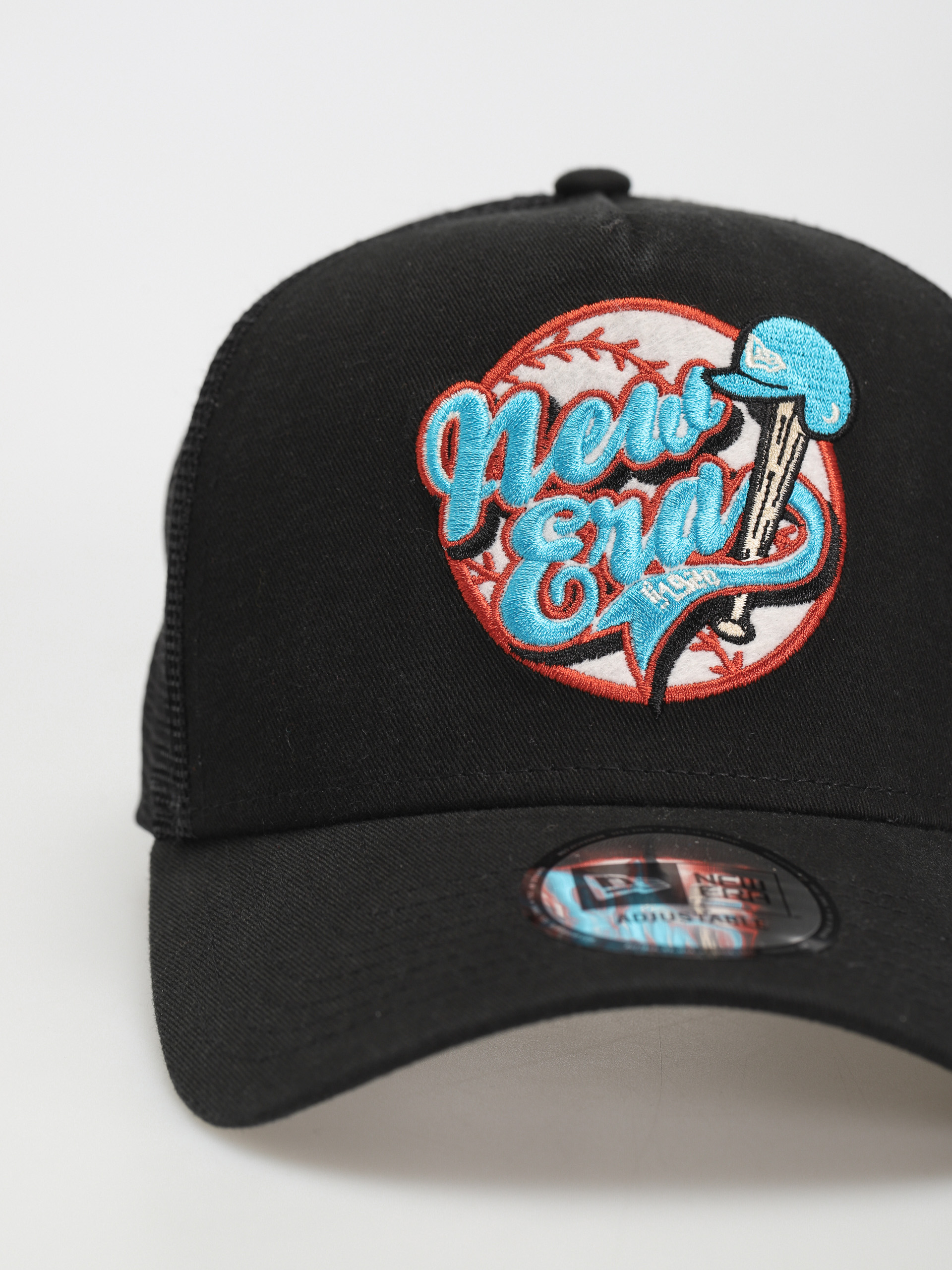 New Era Heritage Trucker Cap (black)