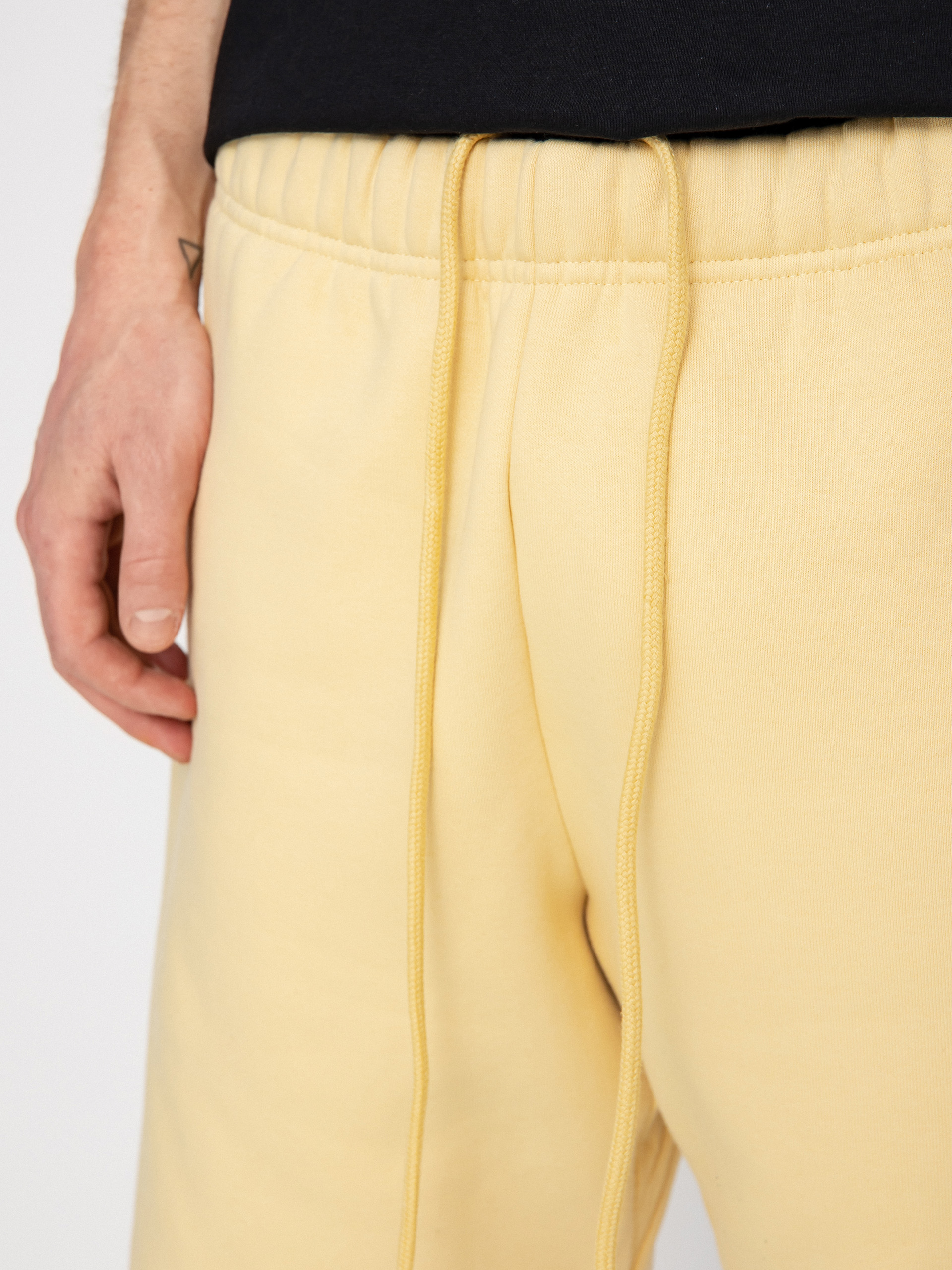 Carhartt WIP Chase Shorts (citron/gold)