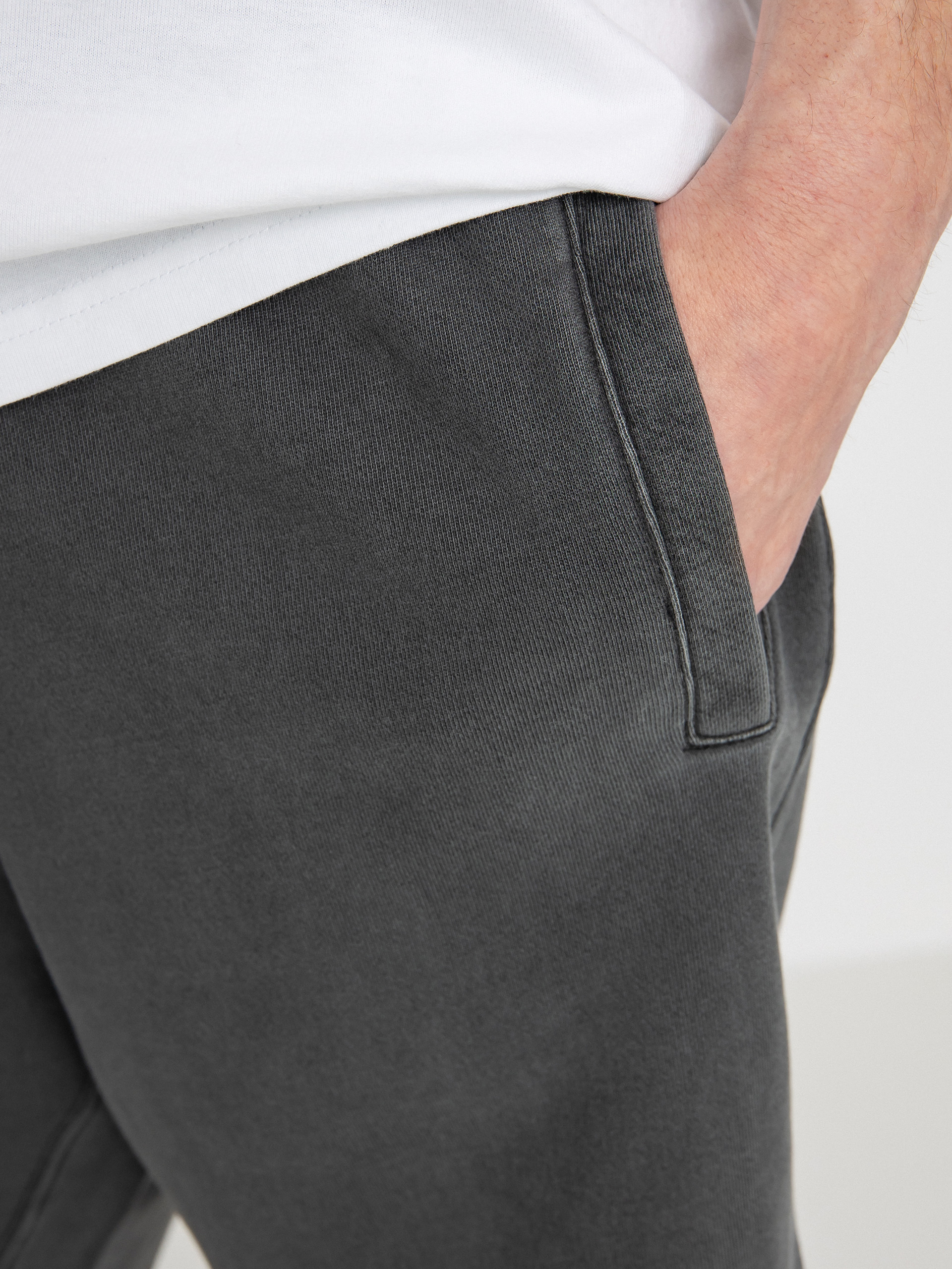 Carhartt WIP Nelson Shorts (black)