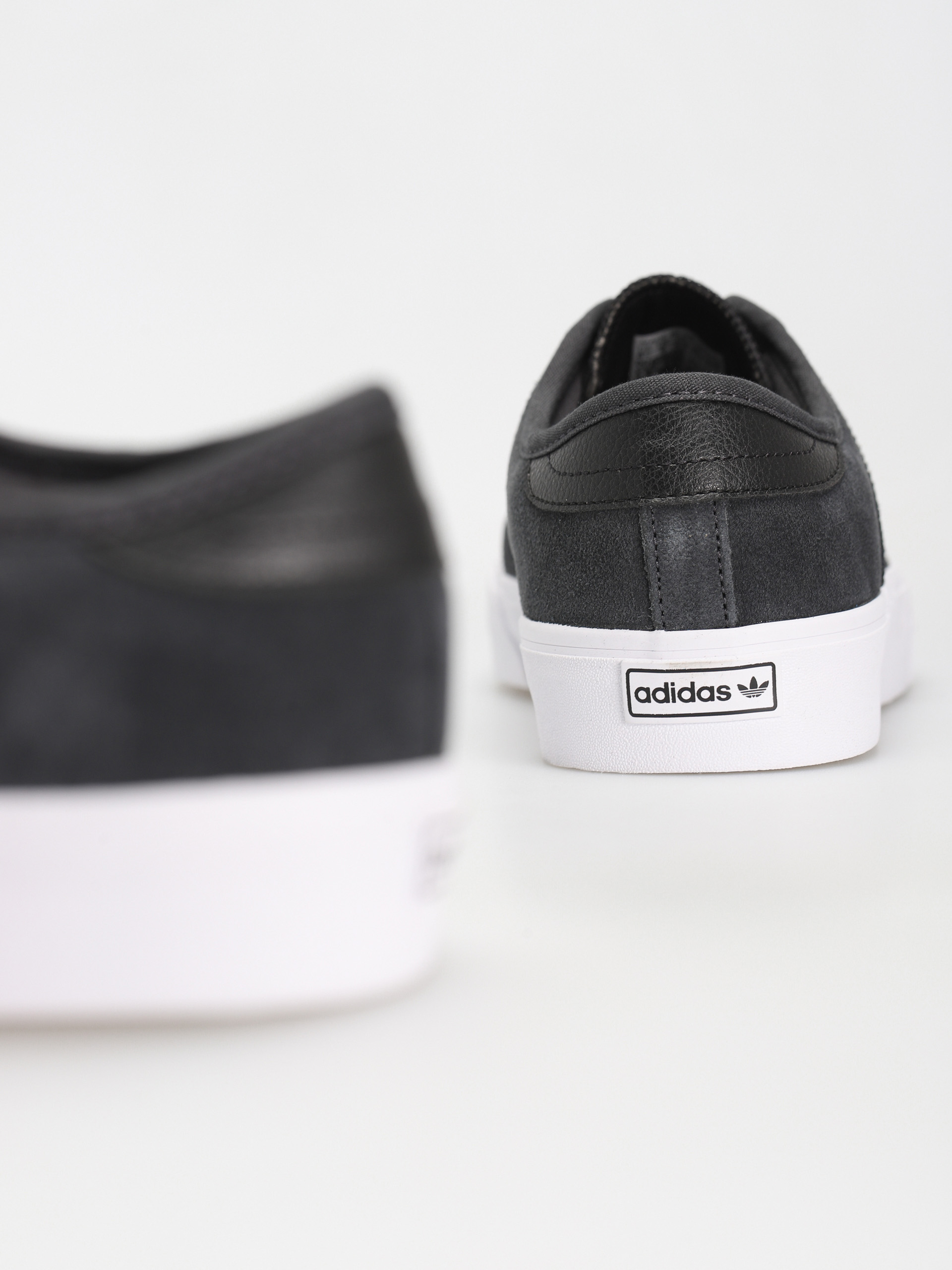 adidas Seeley XT Shoes (carbon/cblack/ftwwht)