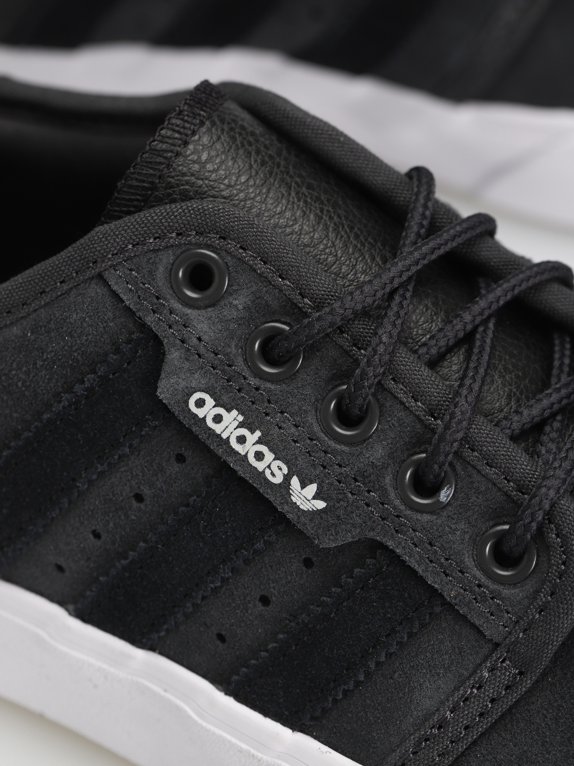 adidas Seeley XT Shoes (carbon/cblack/ftwwht)