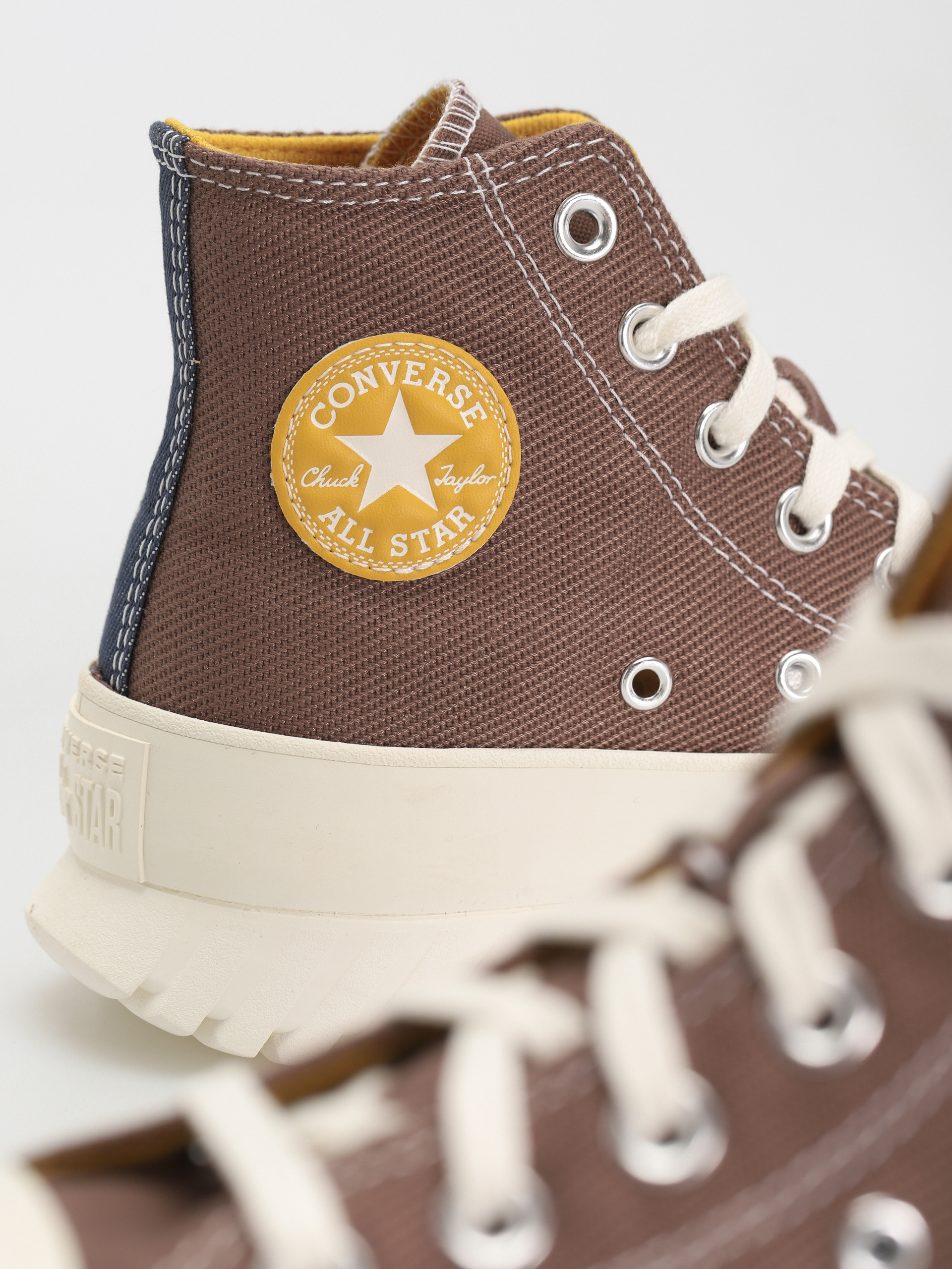 Converse Chuck Taylor All Star Lugged 2.0 Hi Schuhe (squirrel friend)
