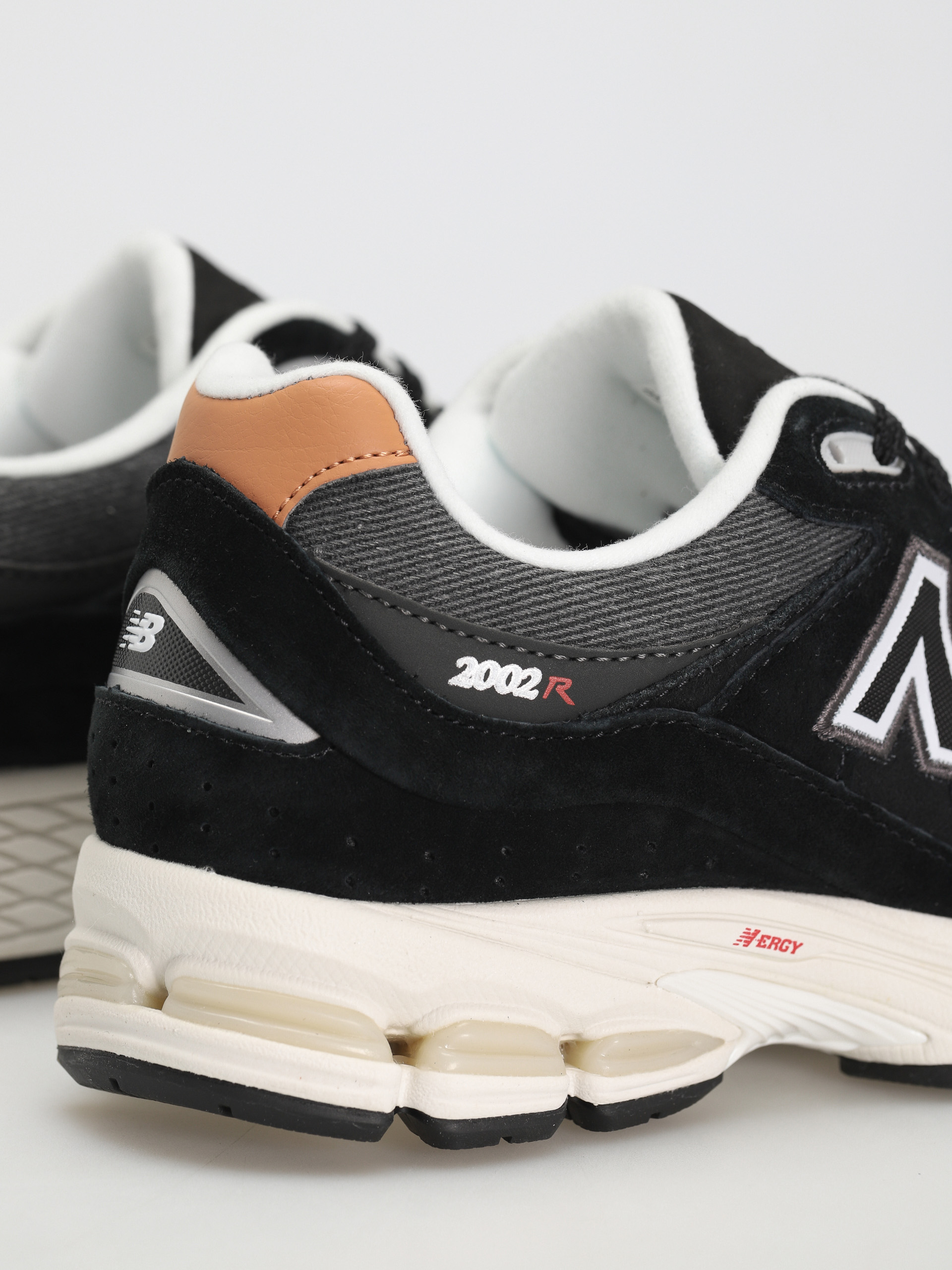 New Balance 2002R Shoes (black)