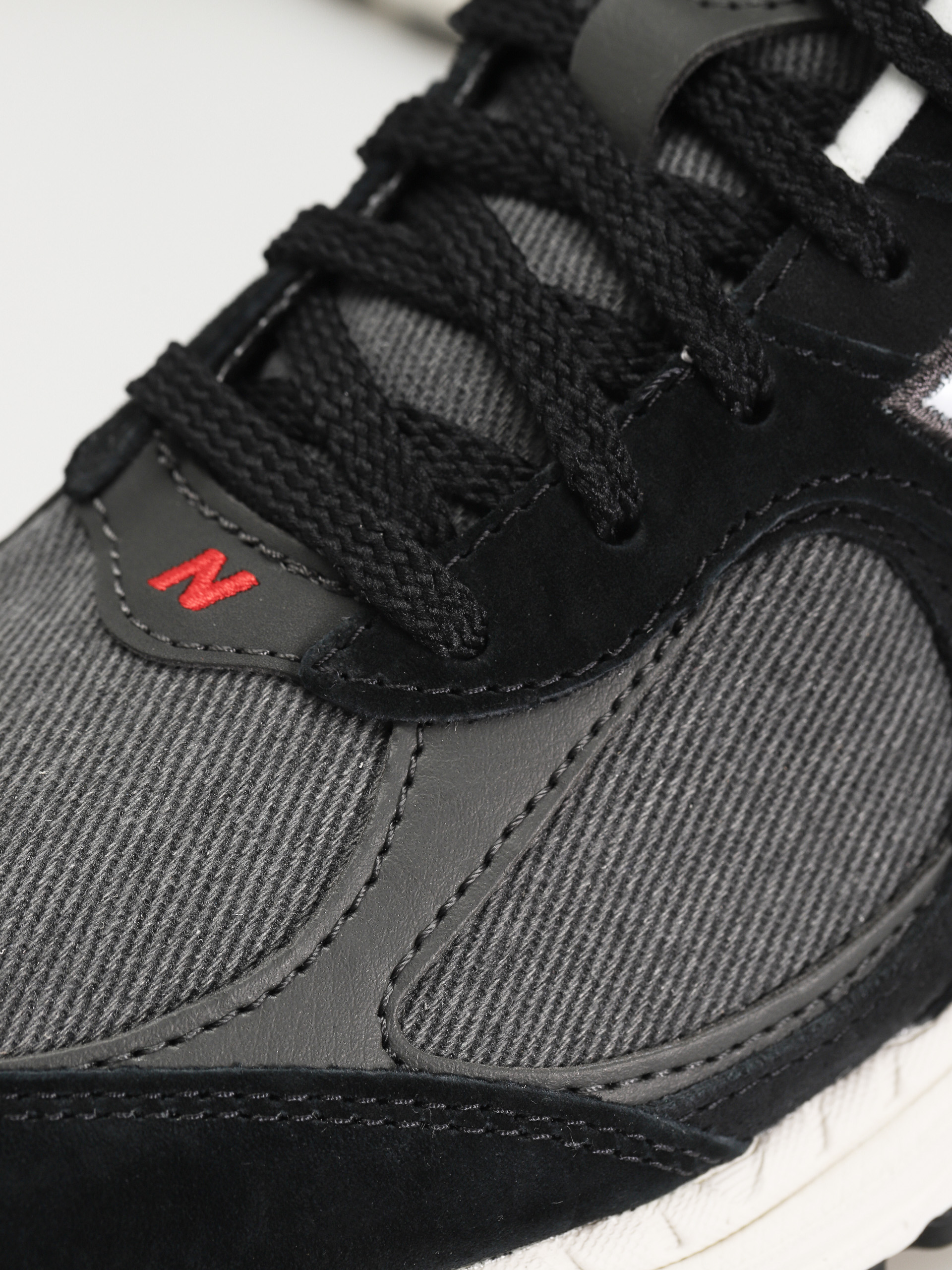 New Balance 2002R Shoes (black)