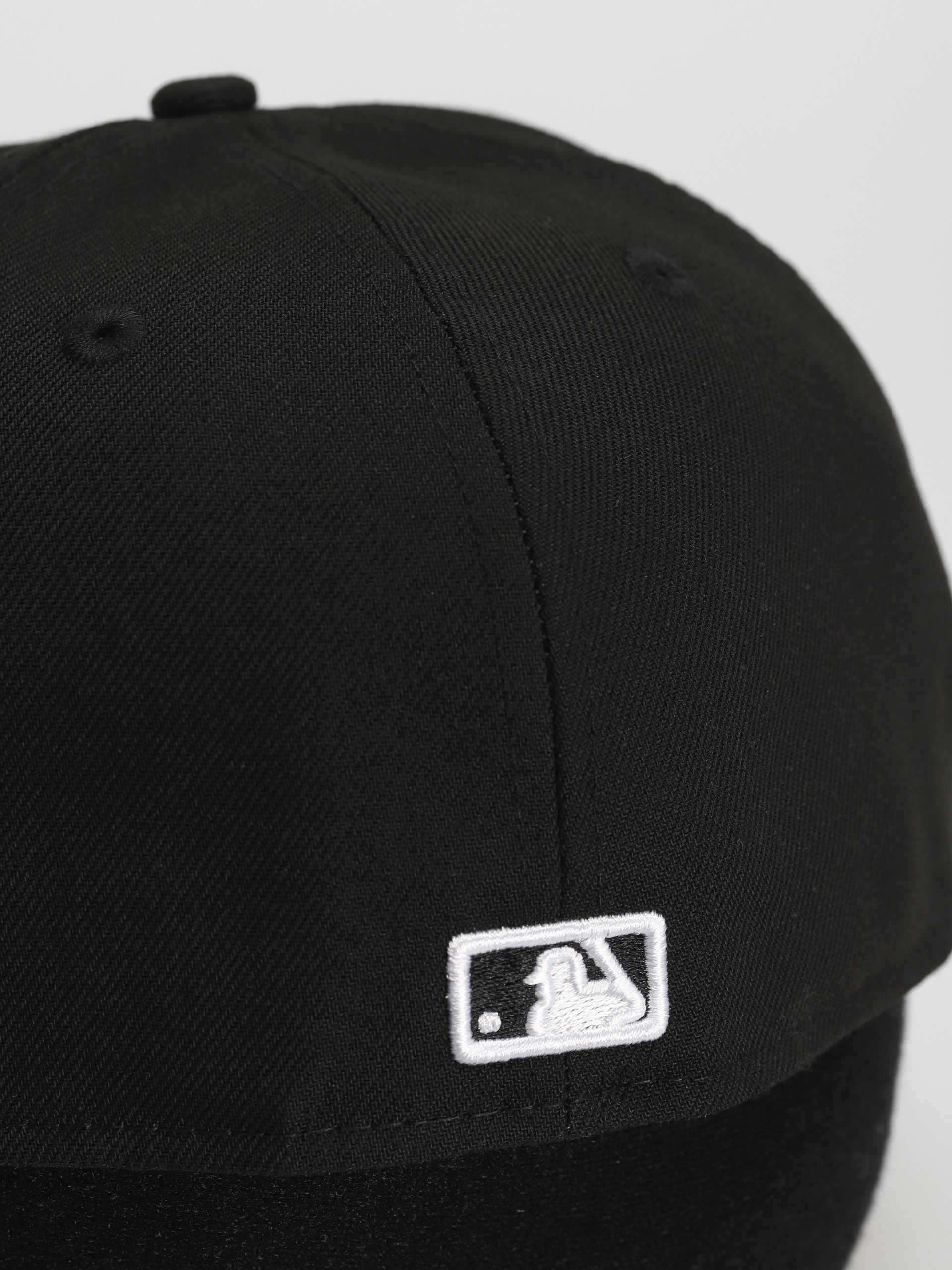New Era League Essential 59Fifty Los Angeles Dodgers Cap (black/white)