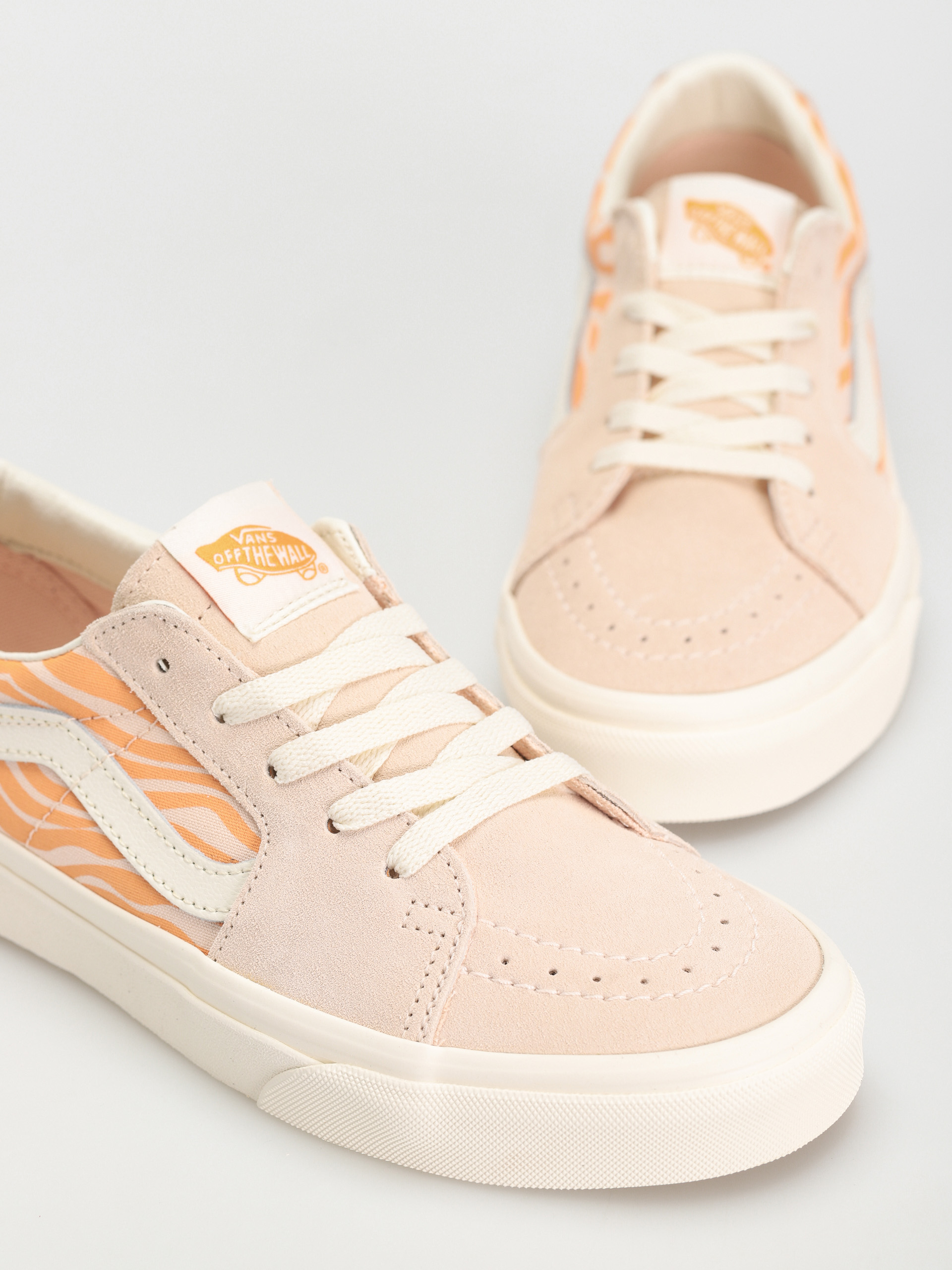 Vans Sk8 Low Schuhe Wmn (tonal stripes peach dust)
