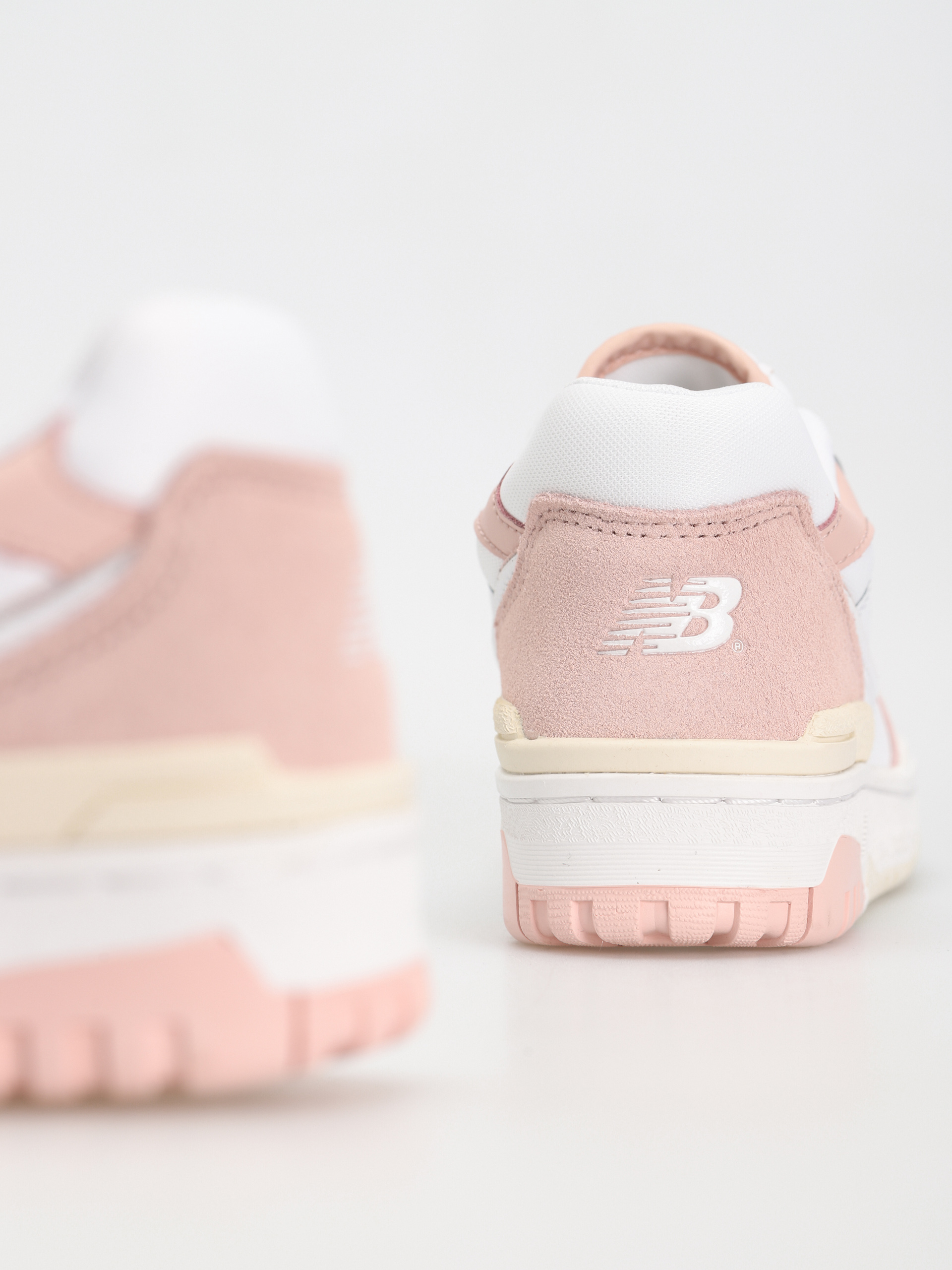 New Balance 550 Shoes Wmn (white)