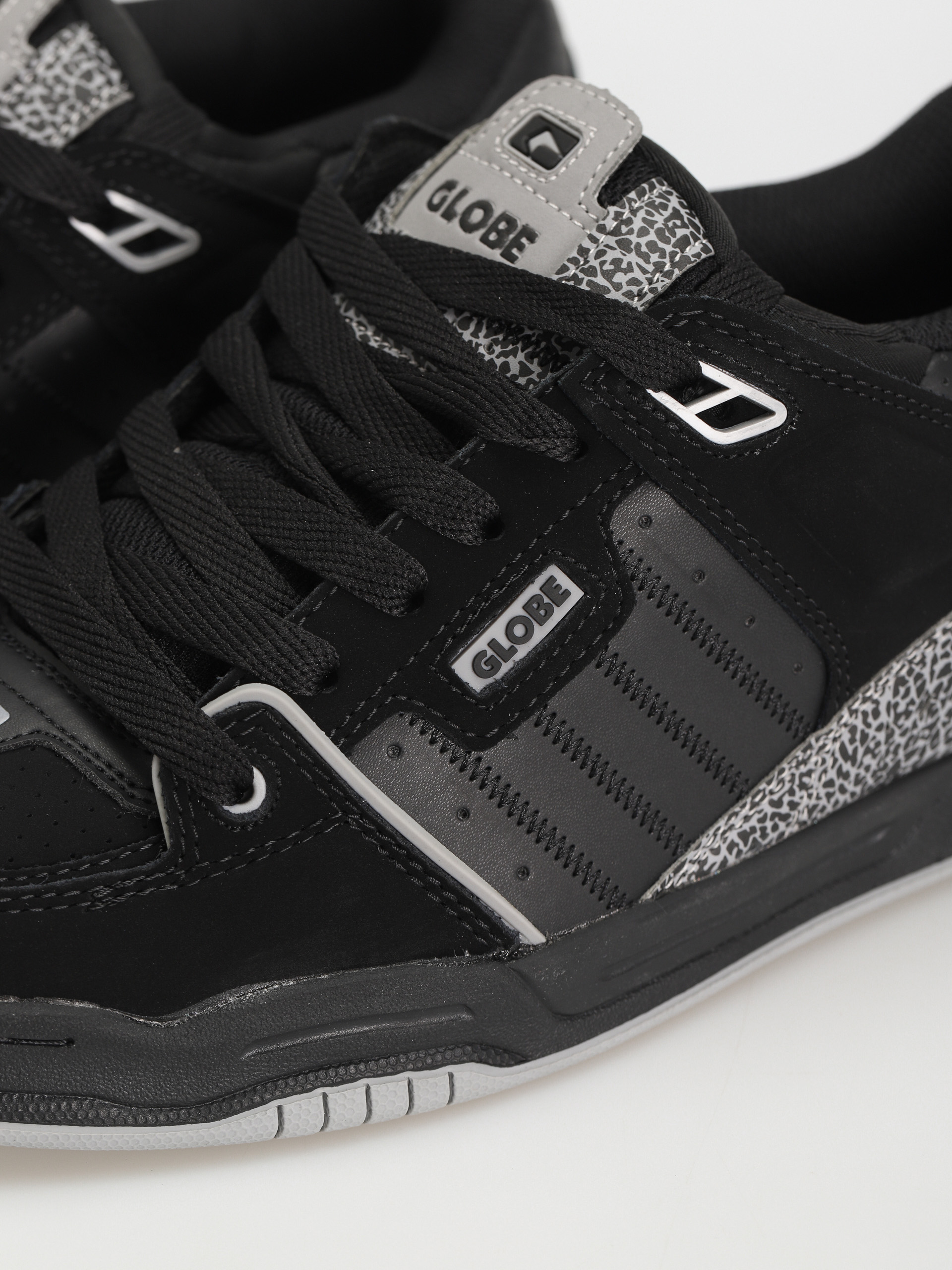 Globe Fusion Shoes (black/grey stipple)