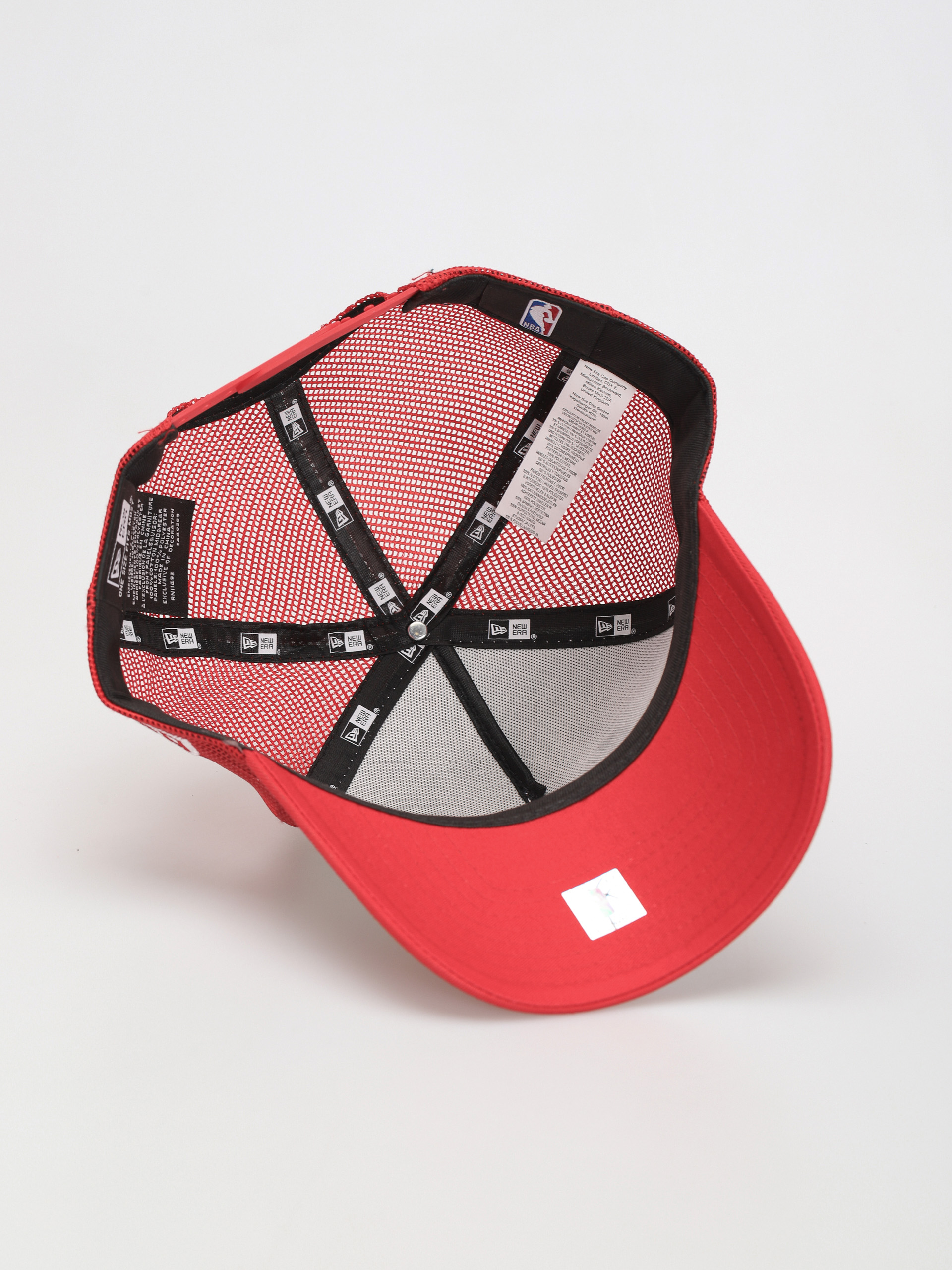 New Era Team Colour Block Trucker Chicago Bulls Cap (white/red)
