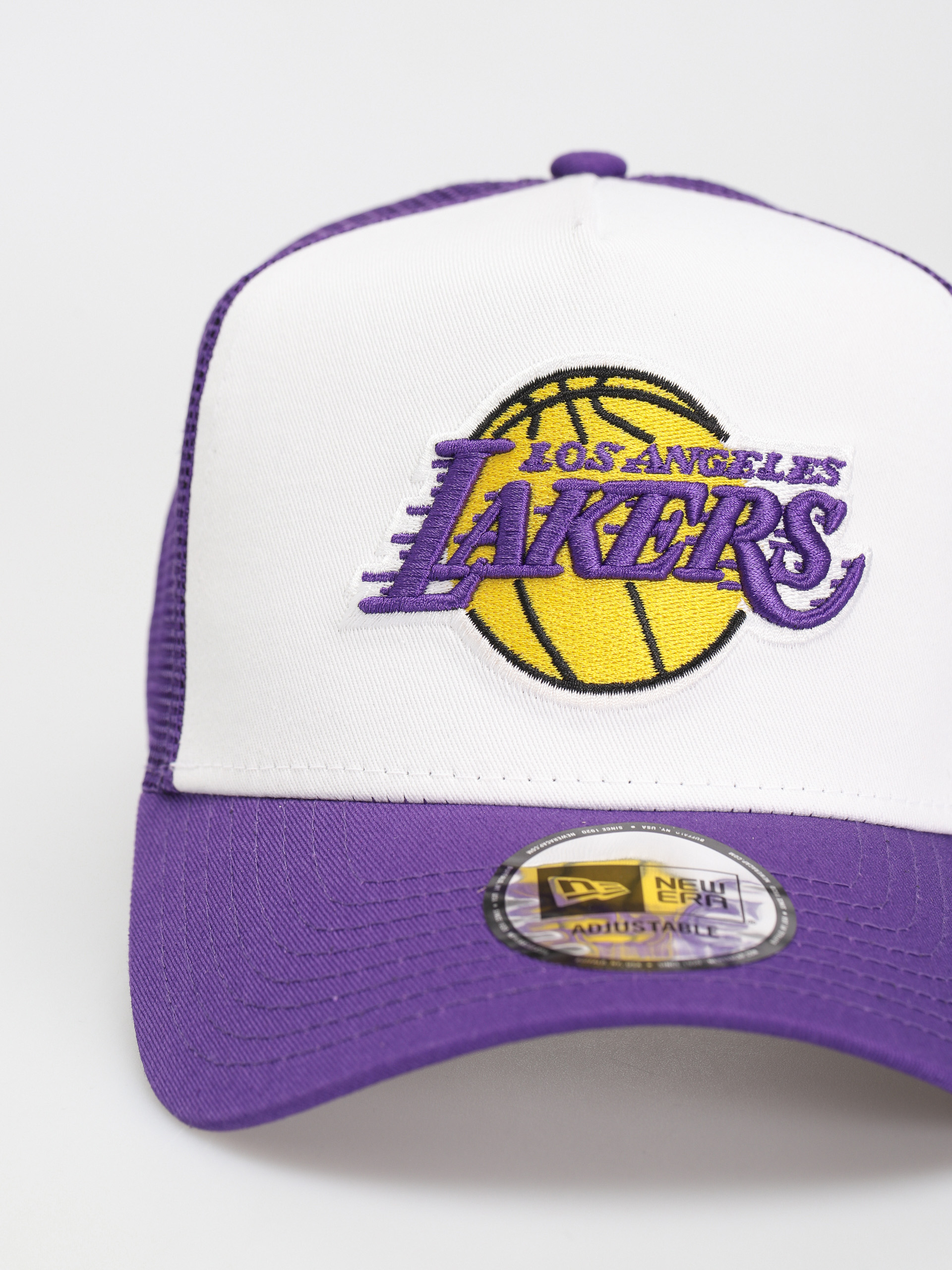 New Era Team Colour Block Trucker Los Angeles Lakers Cap (white/purple)