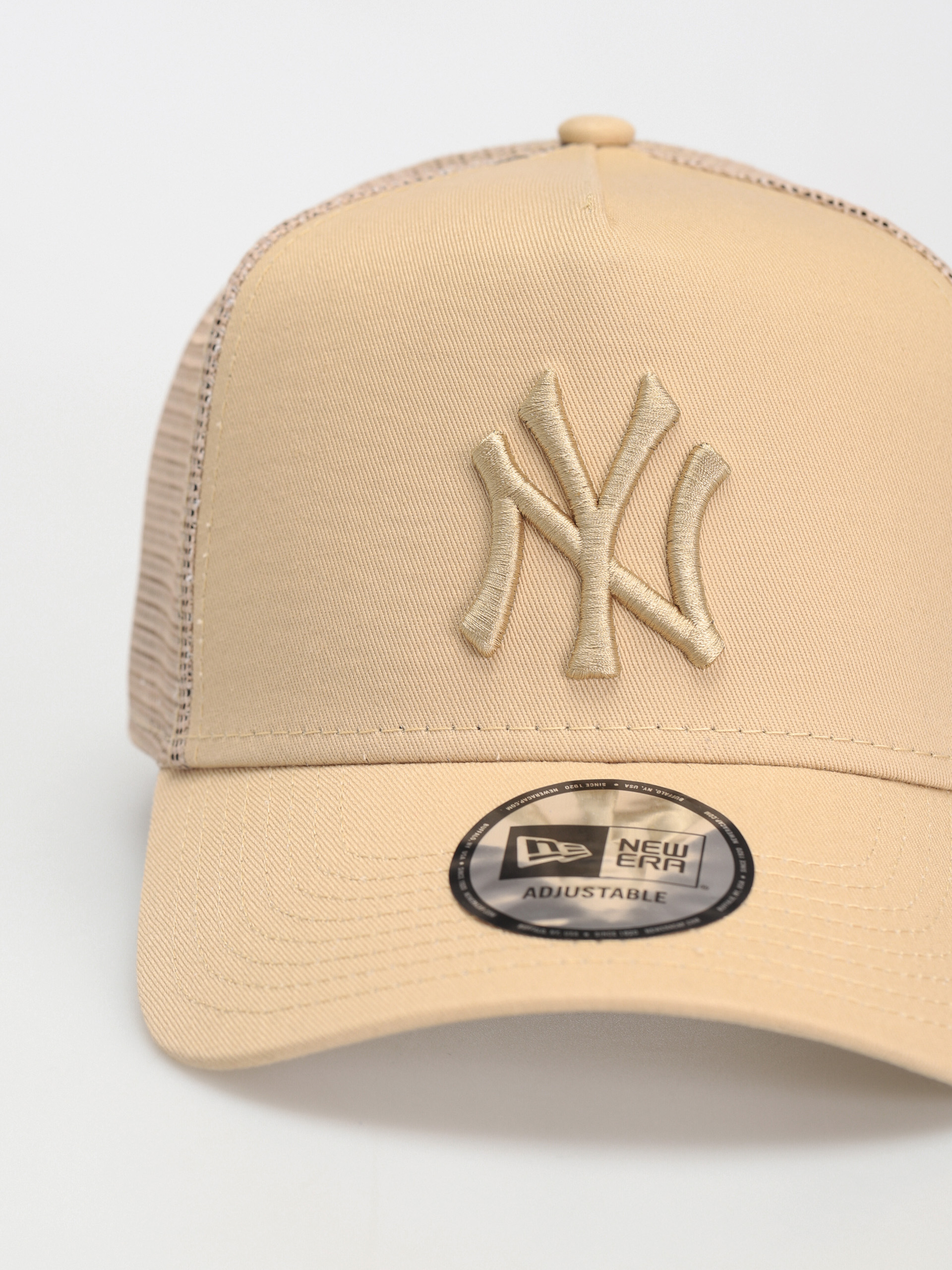 New Era Tonal Mesh Trucker New York Yankees Cap (oatmeal)