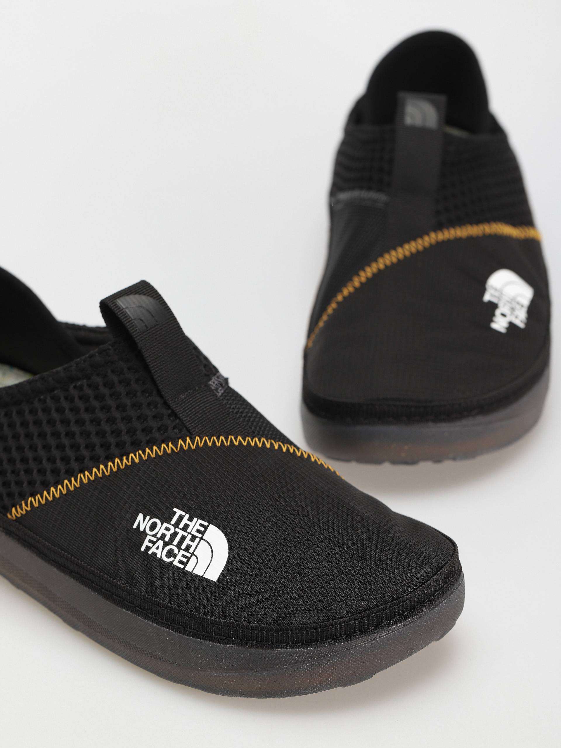 The North Face Base Camp Mule Shoes (tnf black/tnf black)