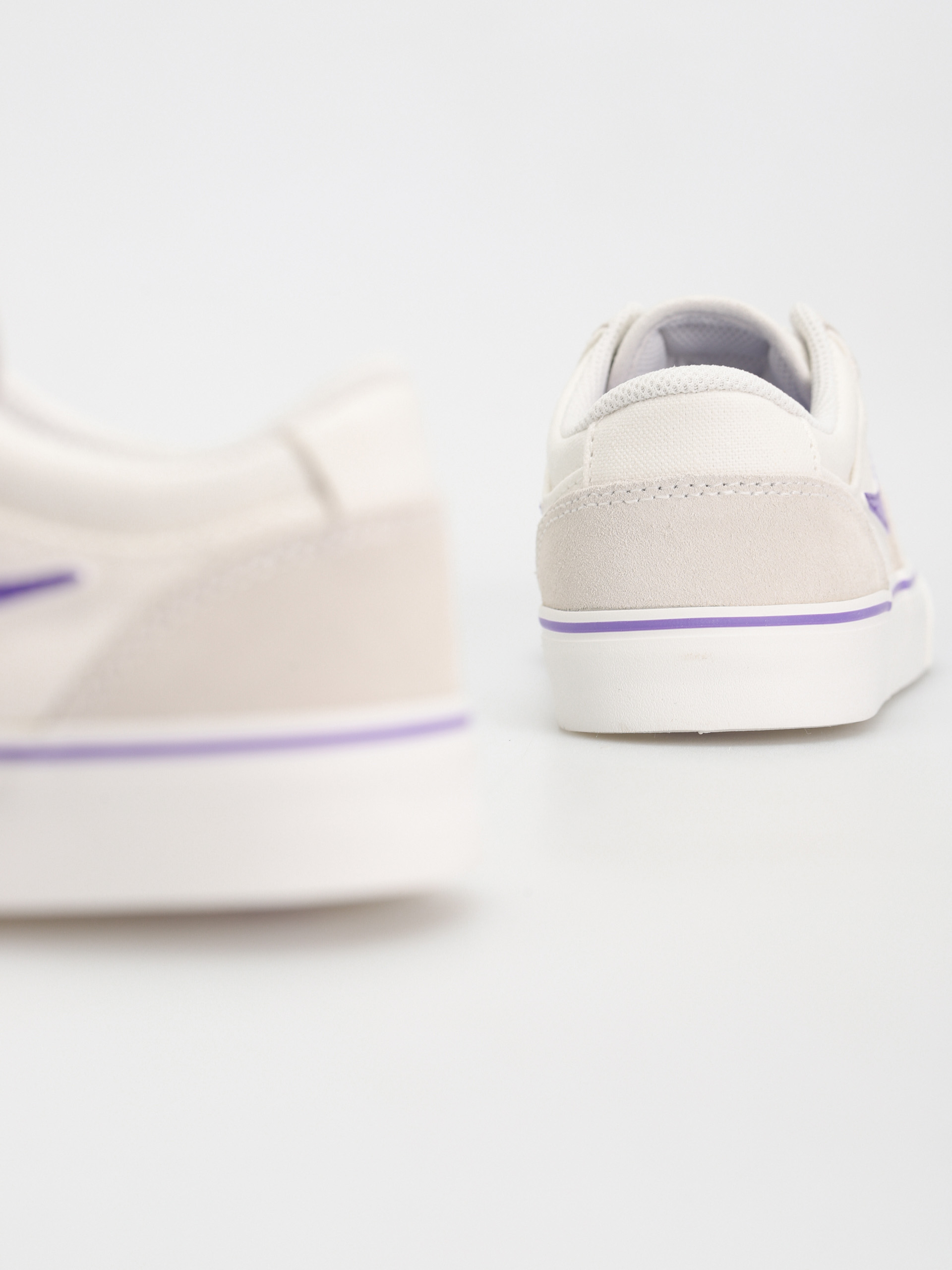 Nike SB Chron 2 Shoes (summit white/action grape summit white)