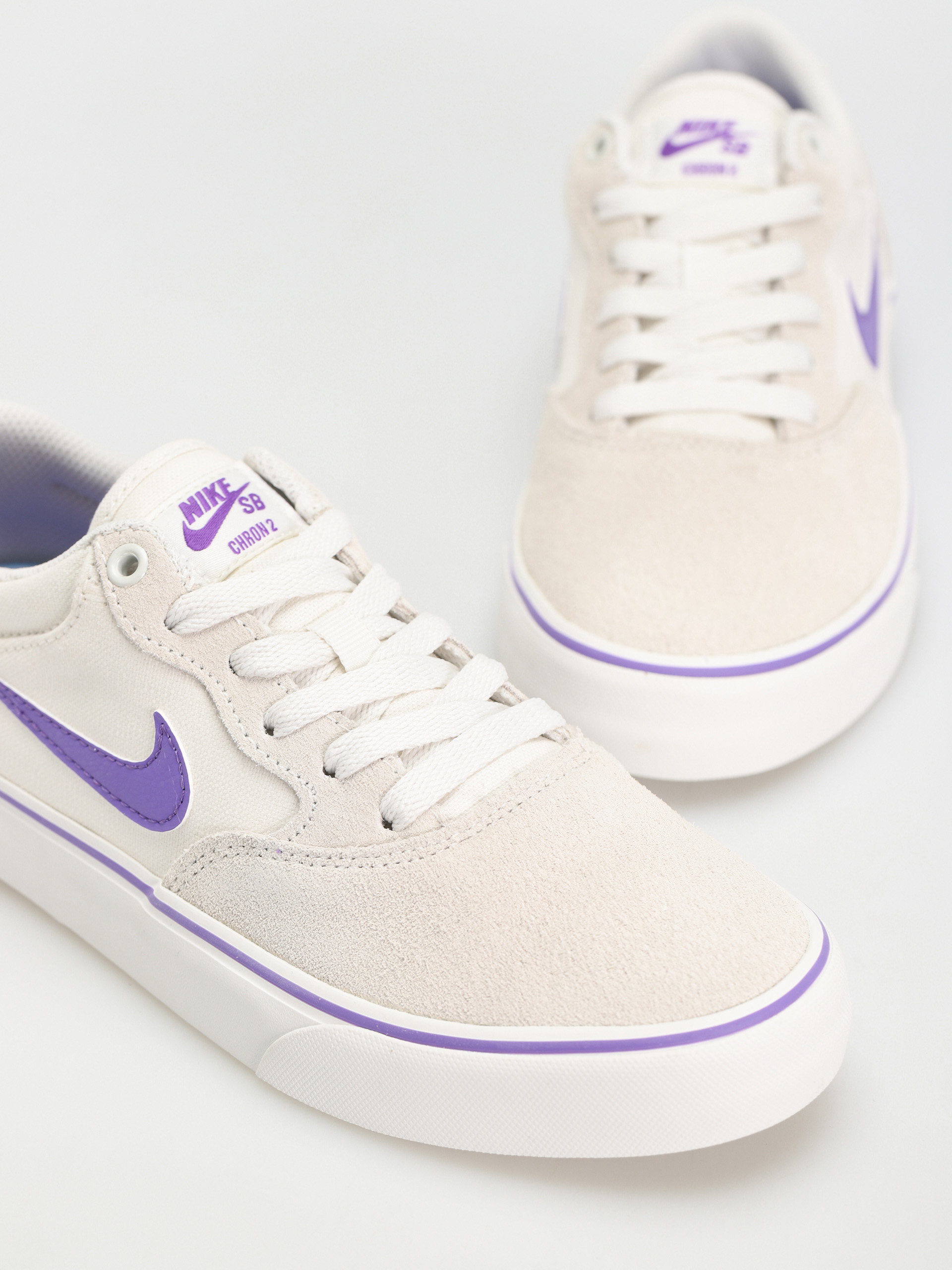 Nike SB Chron 2 Shoes (summit white/action grape summit white)