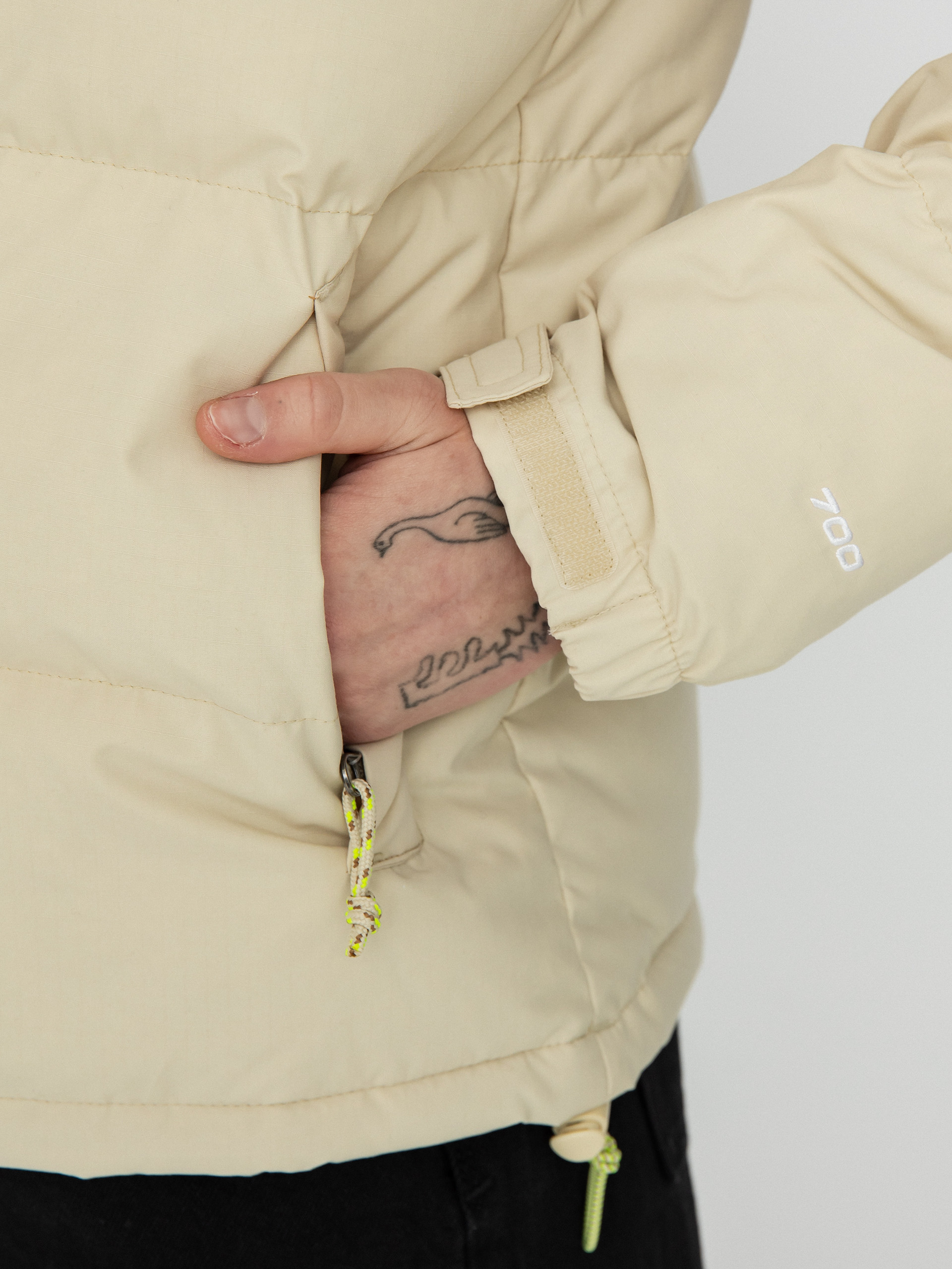 The North Face 92 Low-Fi Hi-Tek Nuptse Jacke Wmn (gravel/utility brown)