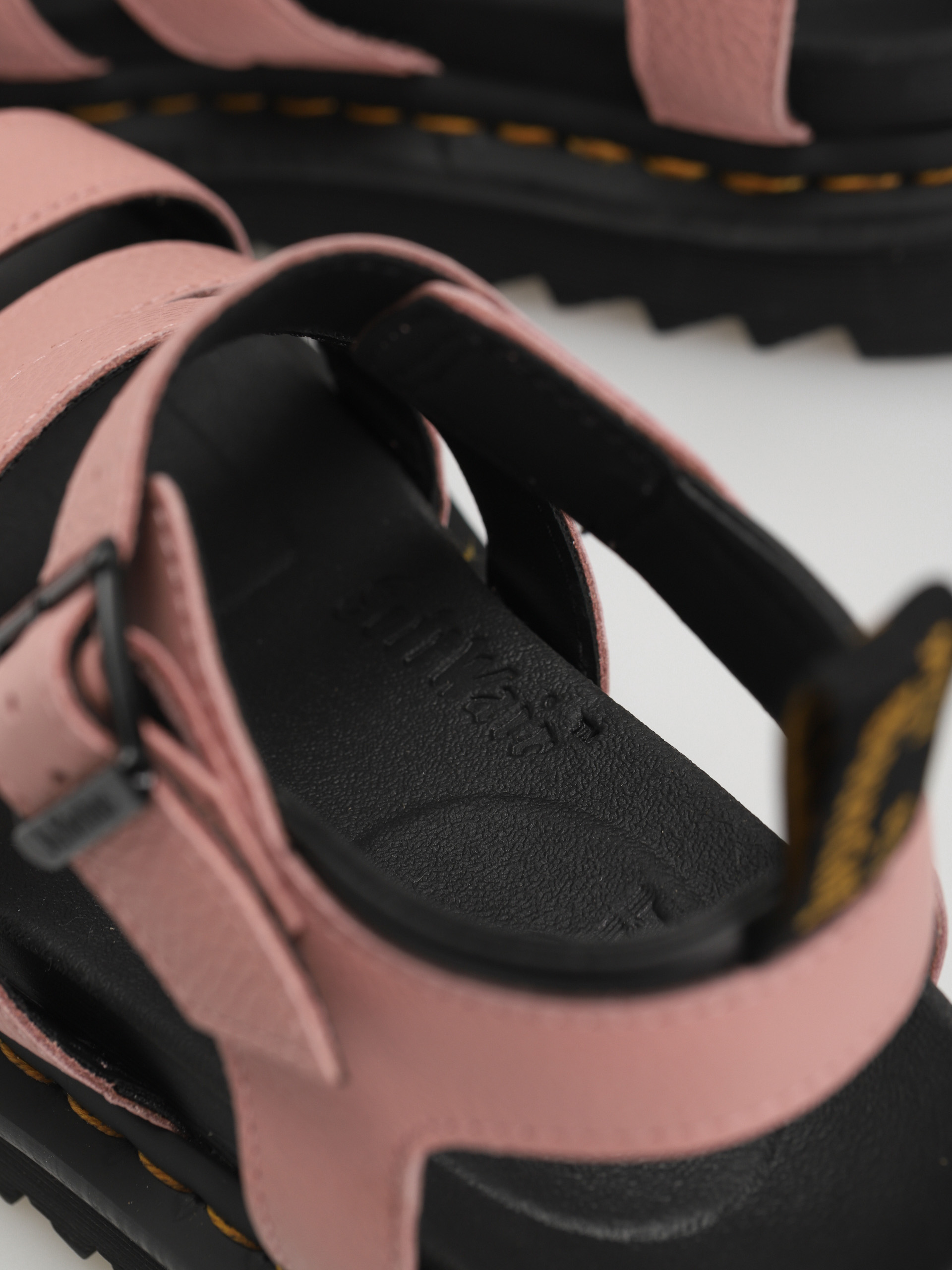 Dr. Martens Buty Blaire Sandalen Wmn (peach beige)