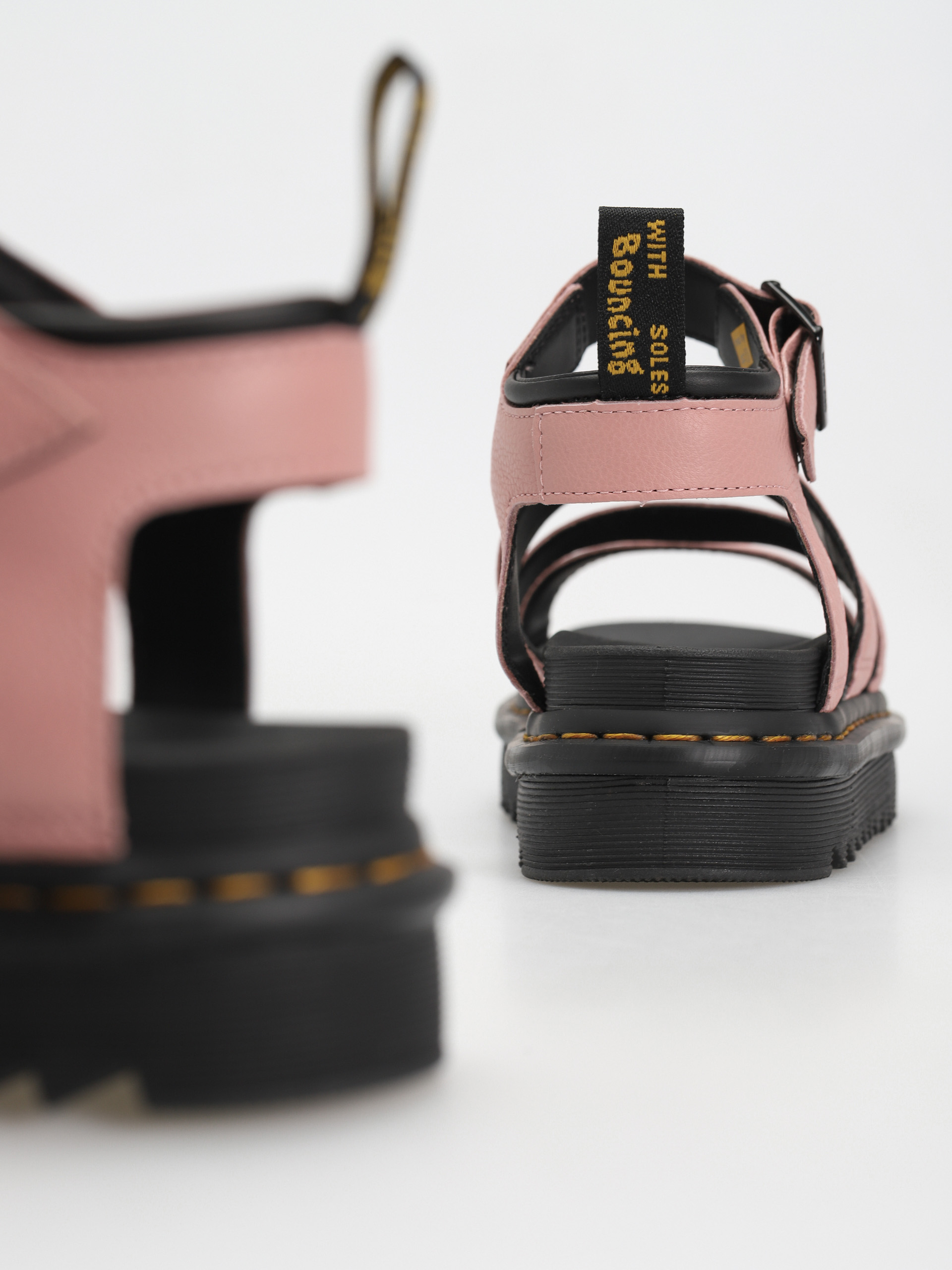 Dr. Martens Buty Blaire Sandalen Wmn (peach beige)