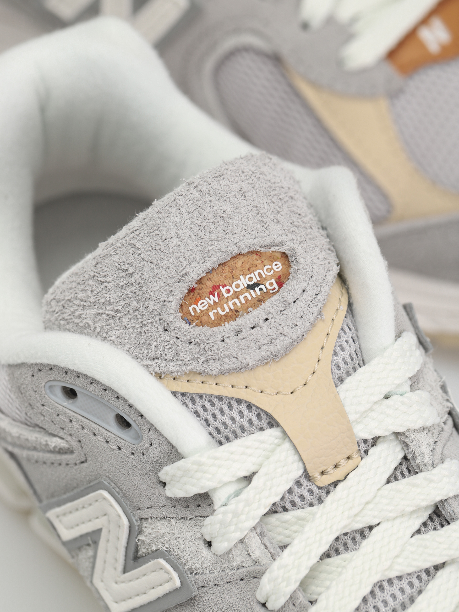 New Balance 2002R Shoes (concrete)