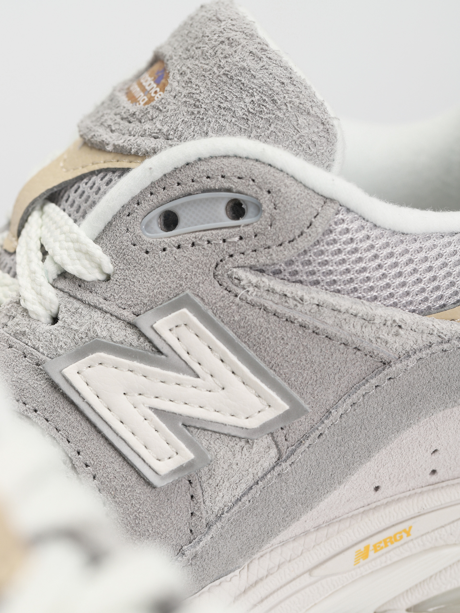 New Balance 2002R Shoes (concrete)