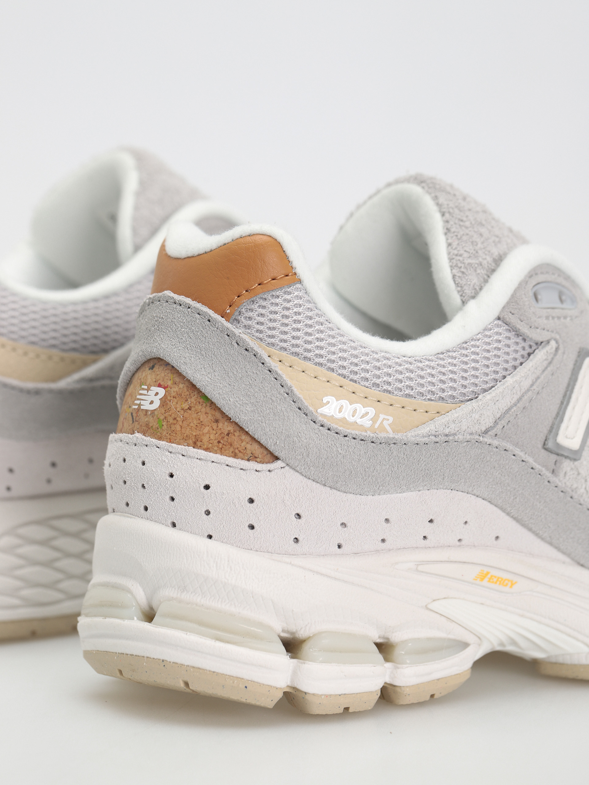 New Balance 2002R Shoes (concrete)