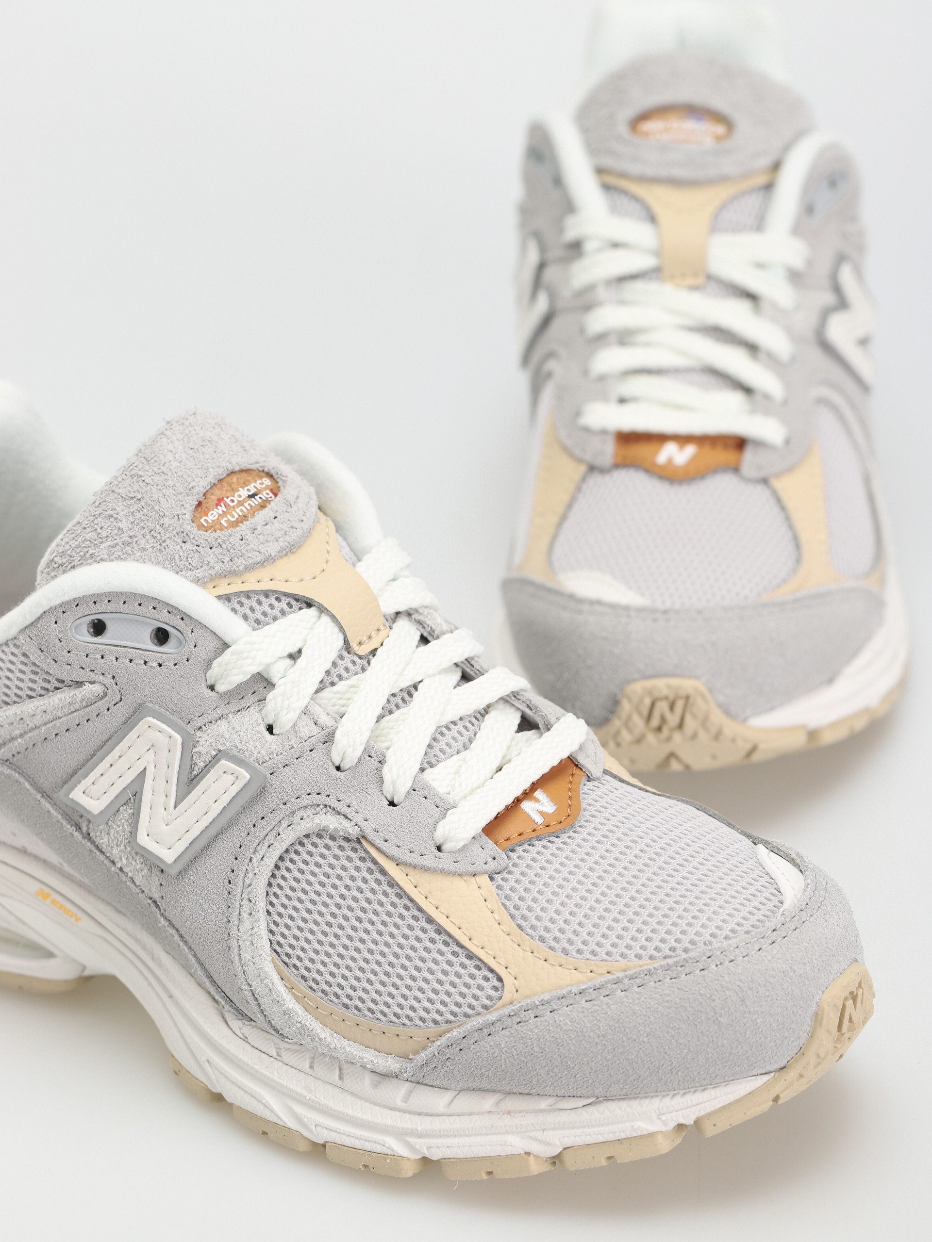 New Balance 2002R Shoes (concrete)
