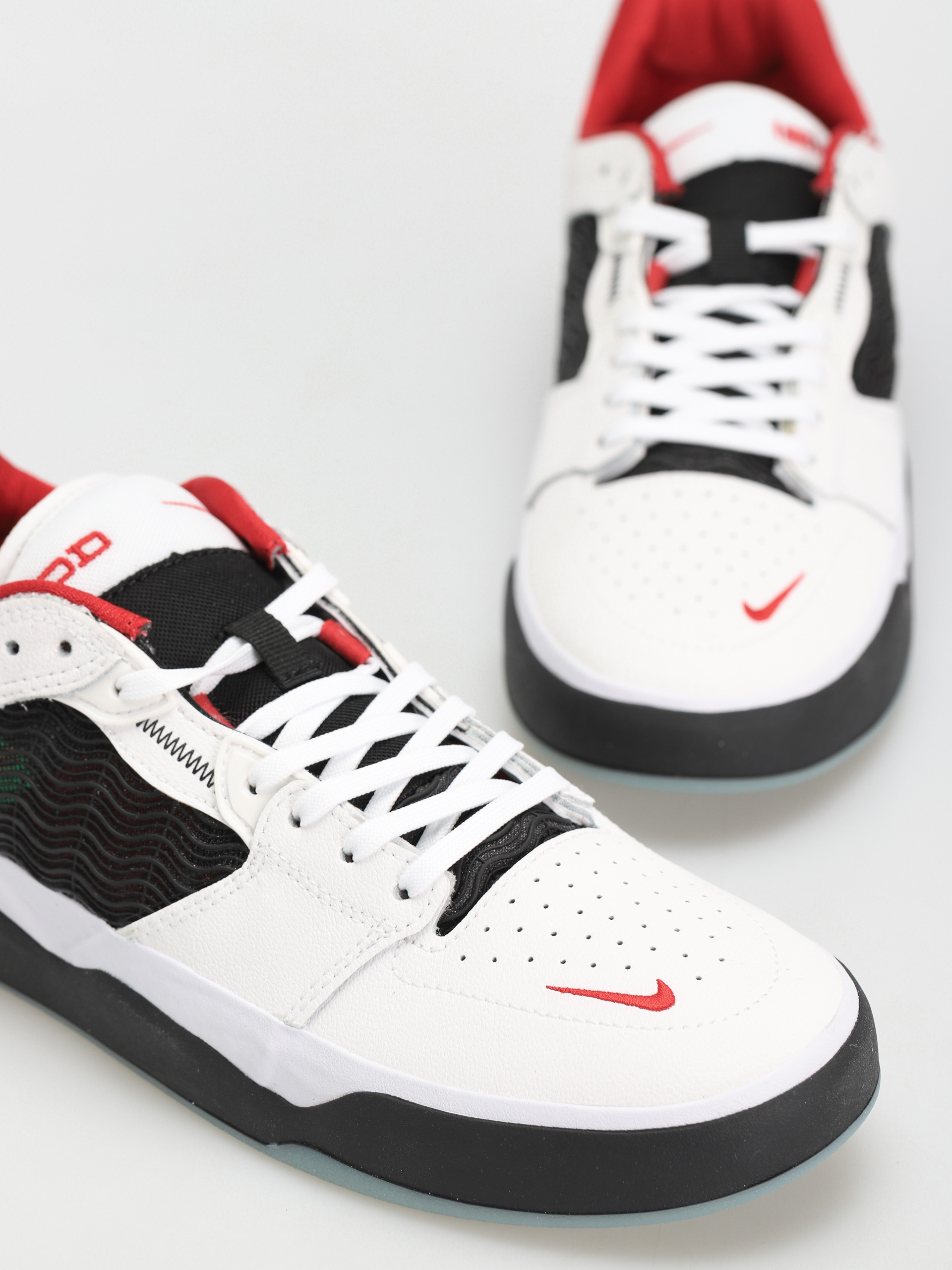 Nike SB Ishod Wair Premium Shoes - white (white/black university