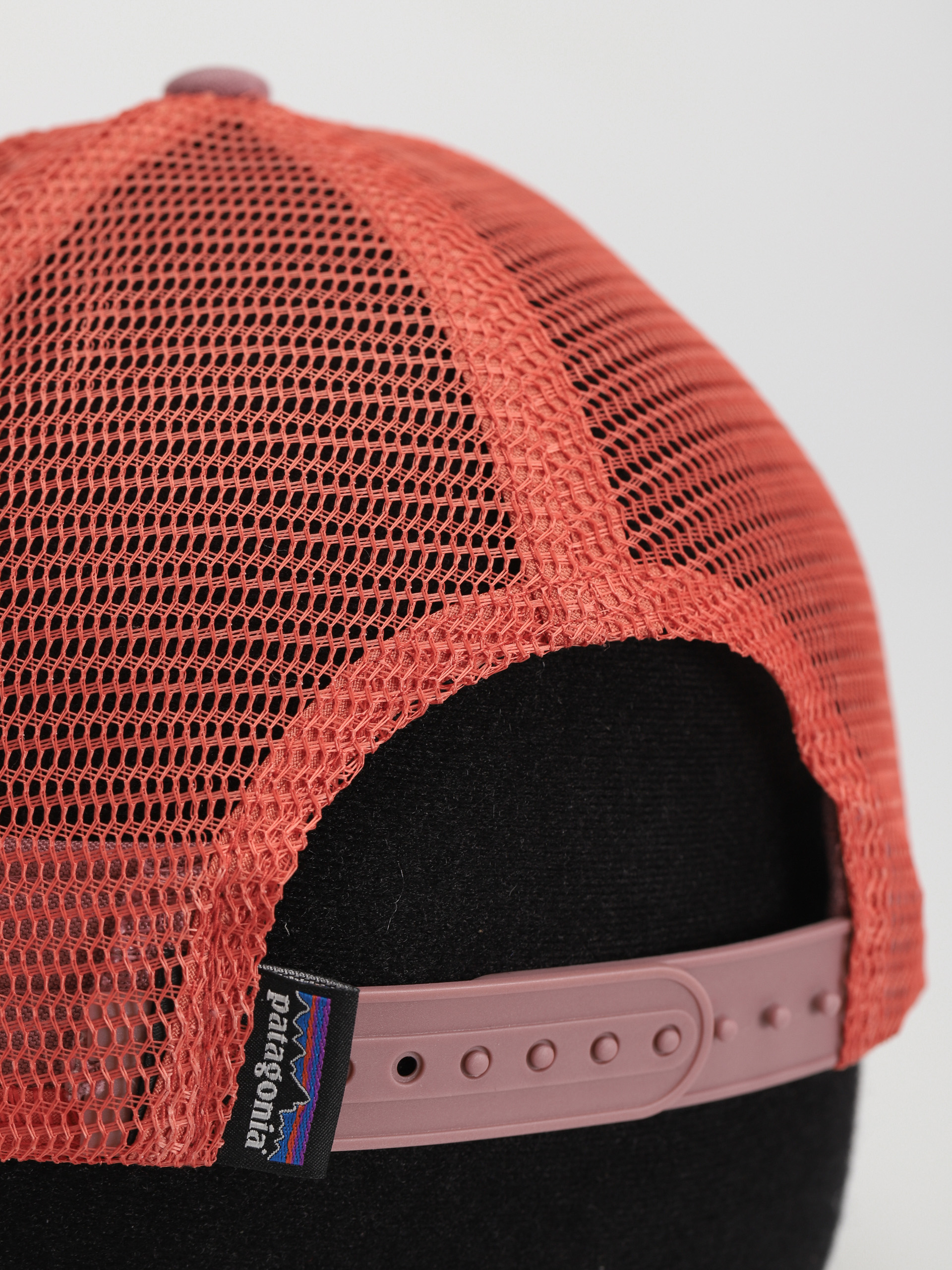 Patagonia P 6 Logo Trucker Cap (evening mauve)