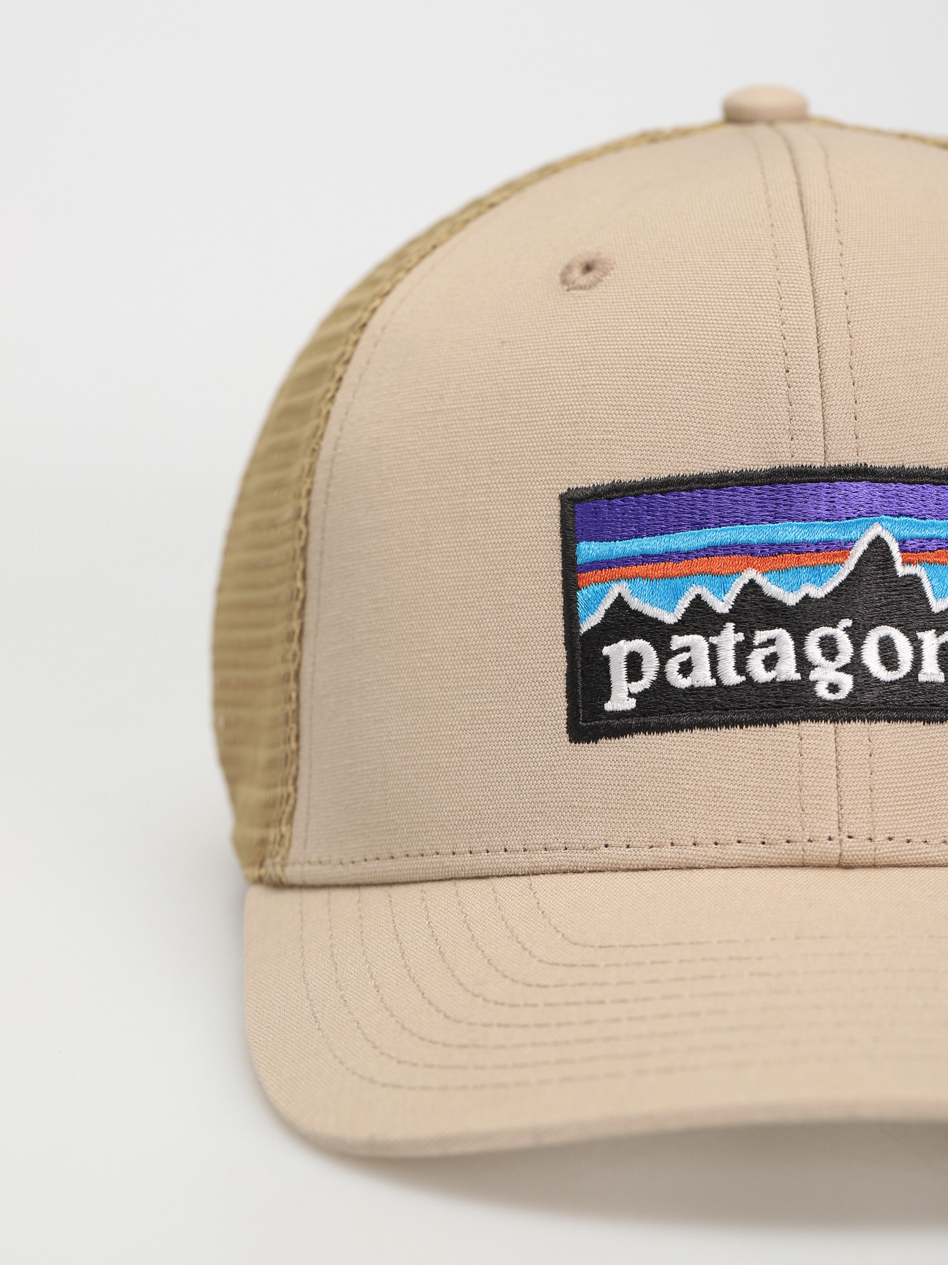 Patagonia P 6 Logo Trucker Cap (oar tan w/classic tan)