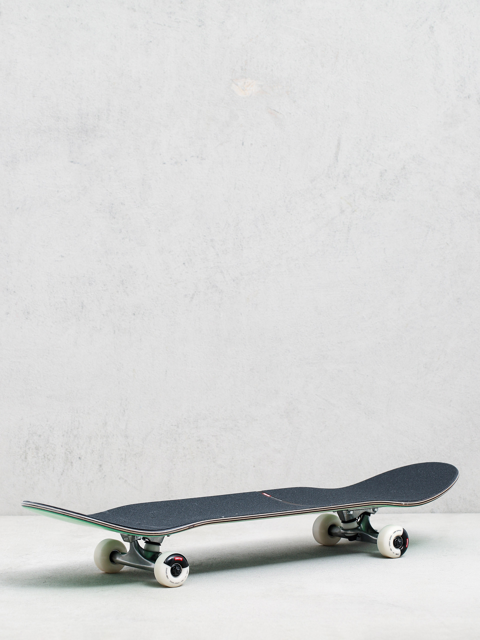 Globe G1 Lineform 2 Skateboard (mint)