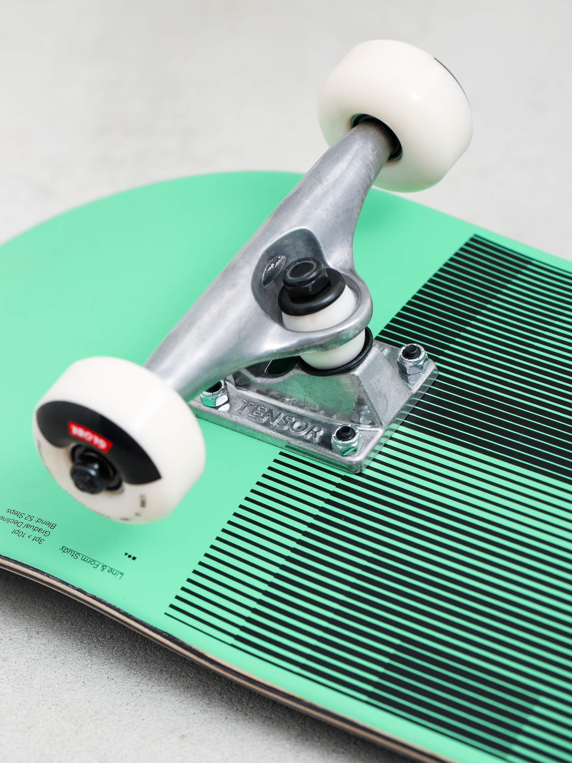 Globe G1 Lineform 2 Skateboard (mint)