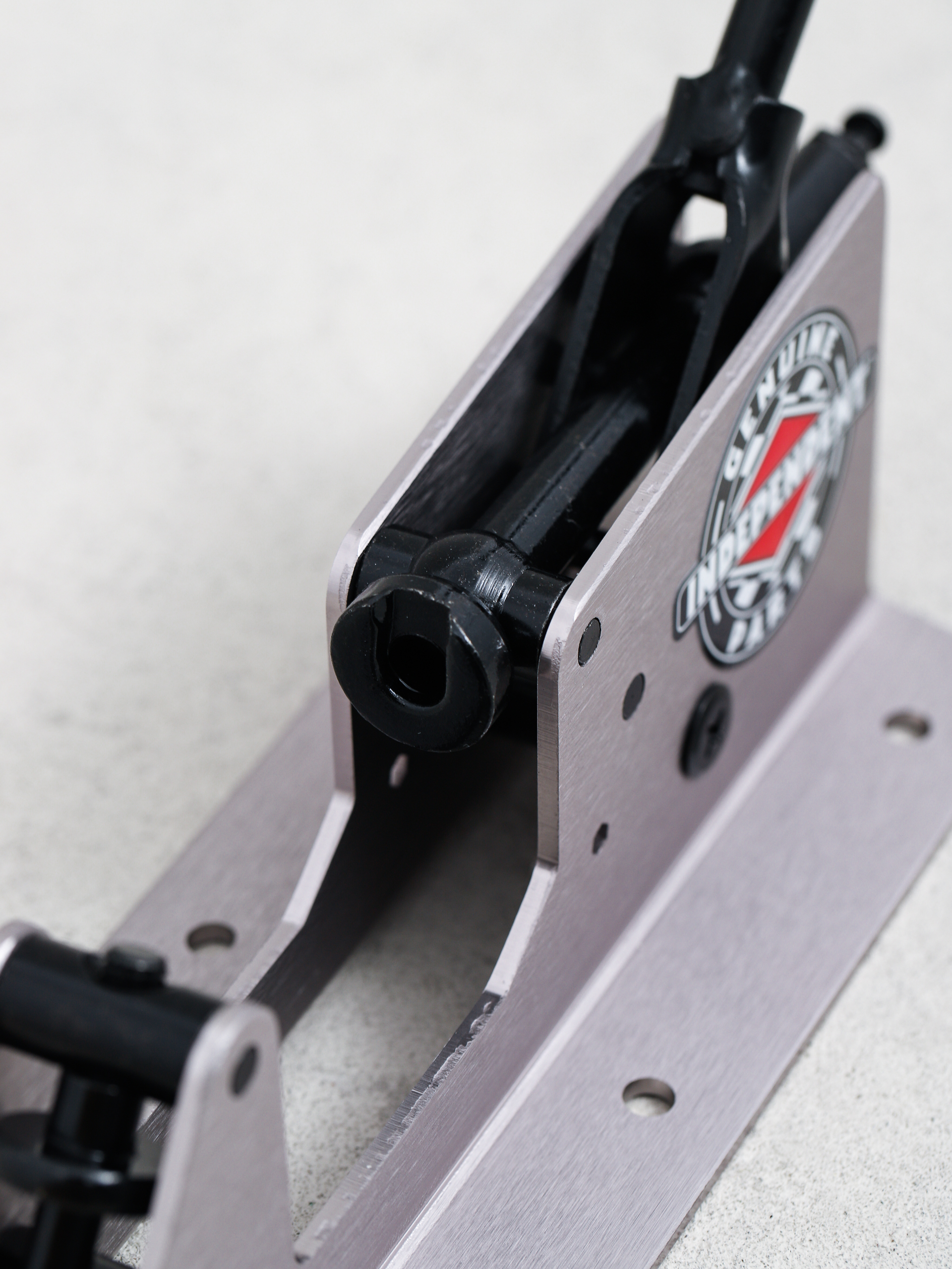 Independent Prasa do łożysk Genuine Parts Bearing Press Each Longboard 