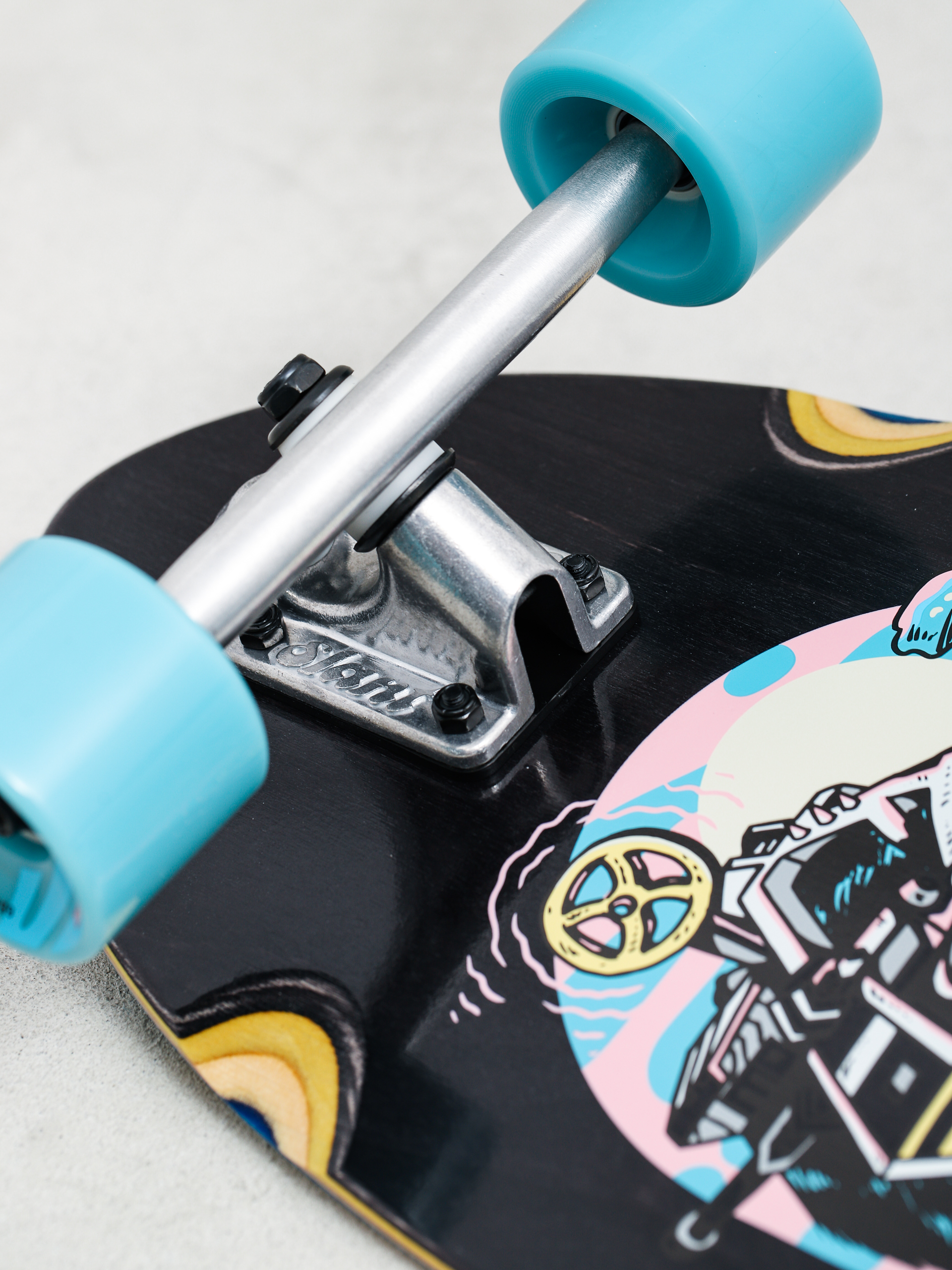 Globe Stubby Cruiser (killer cassowary)