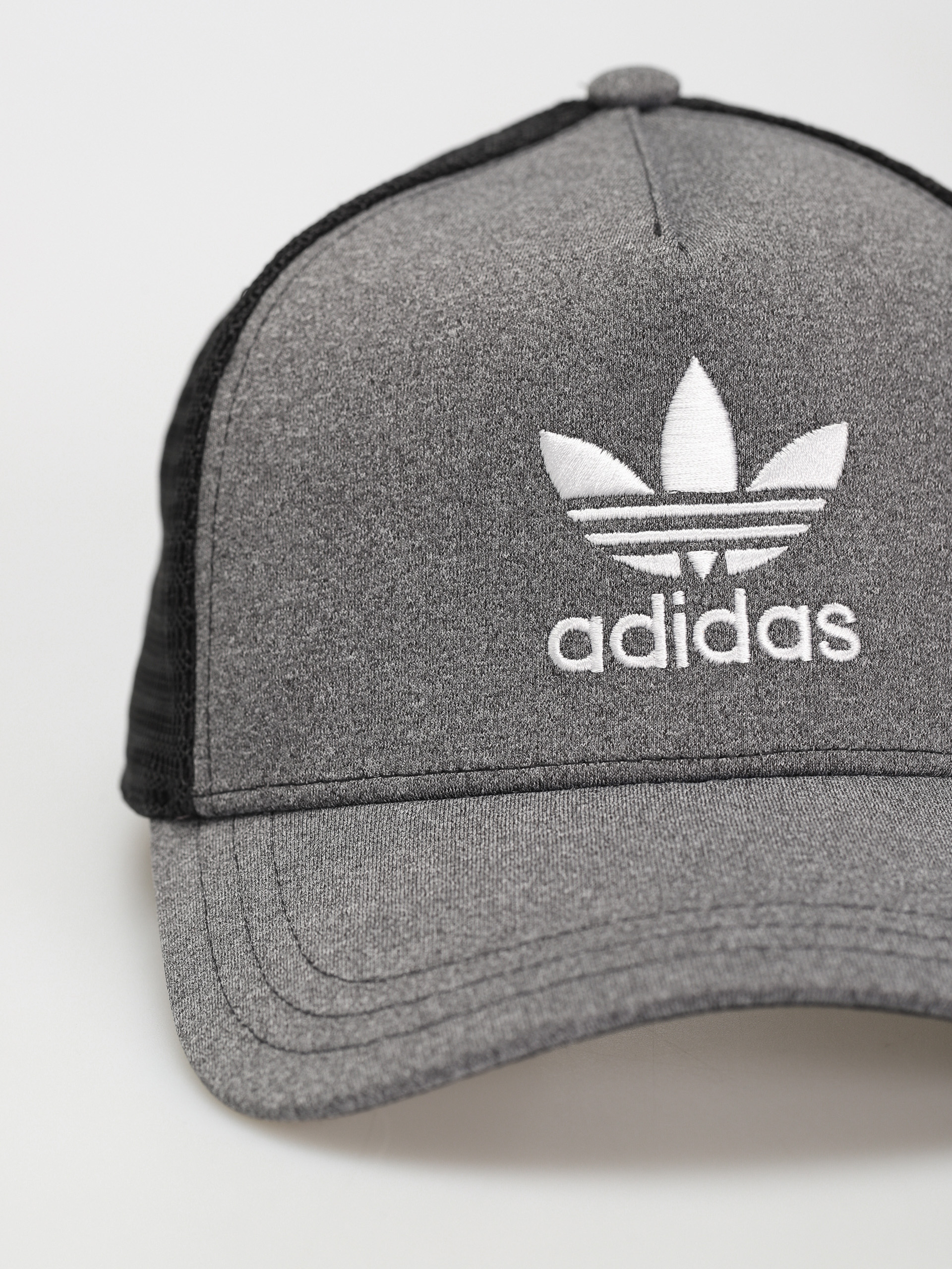 adidas Originals Curved Trucker Cap (black/black/black)