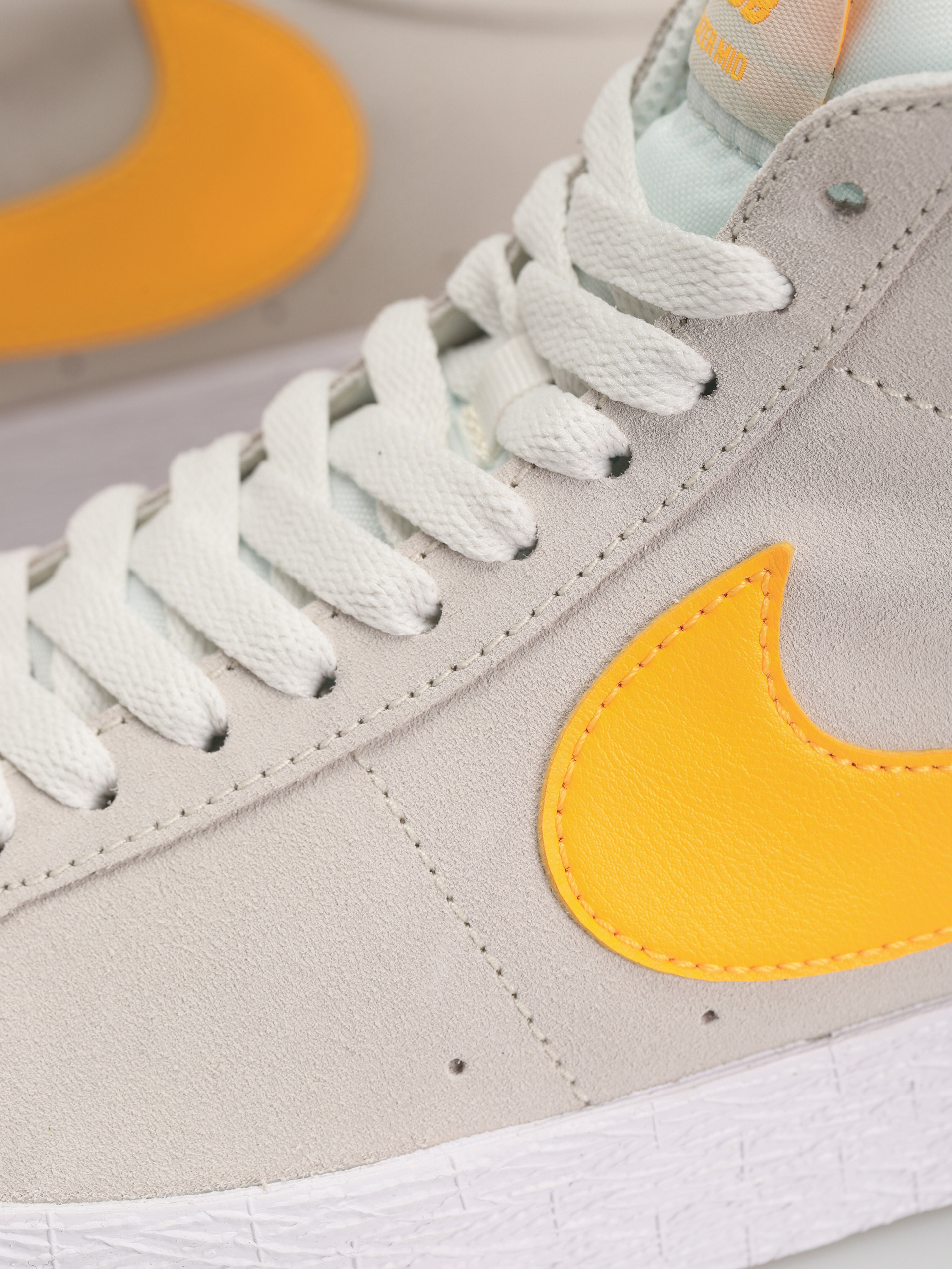 Nike SB Zoom Blazer Mid Shoes (summit white/laser orange summit white)