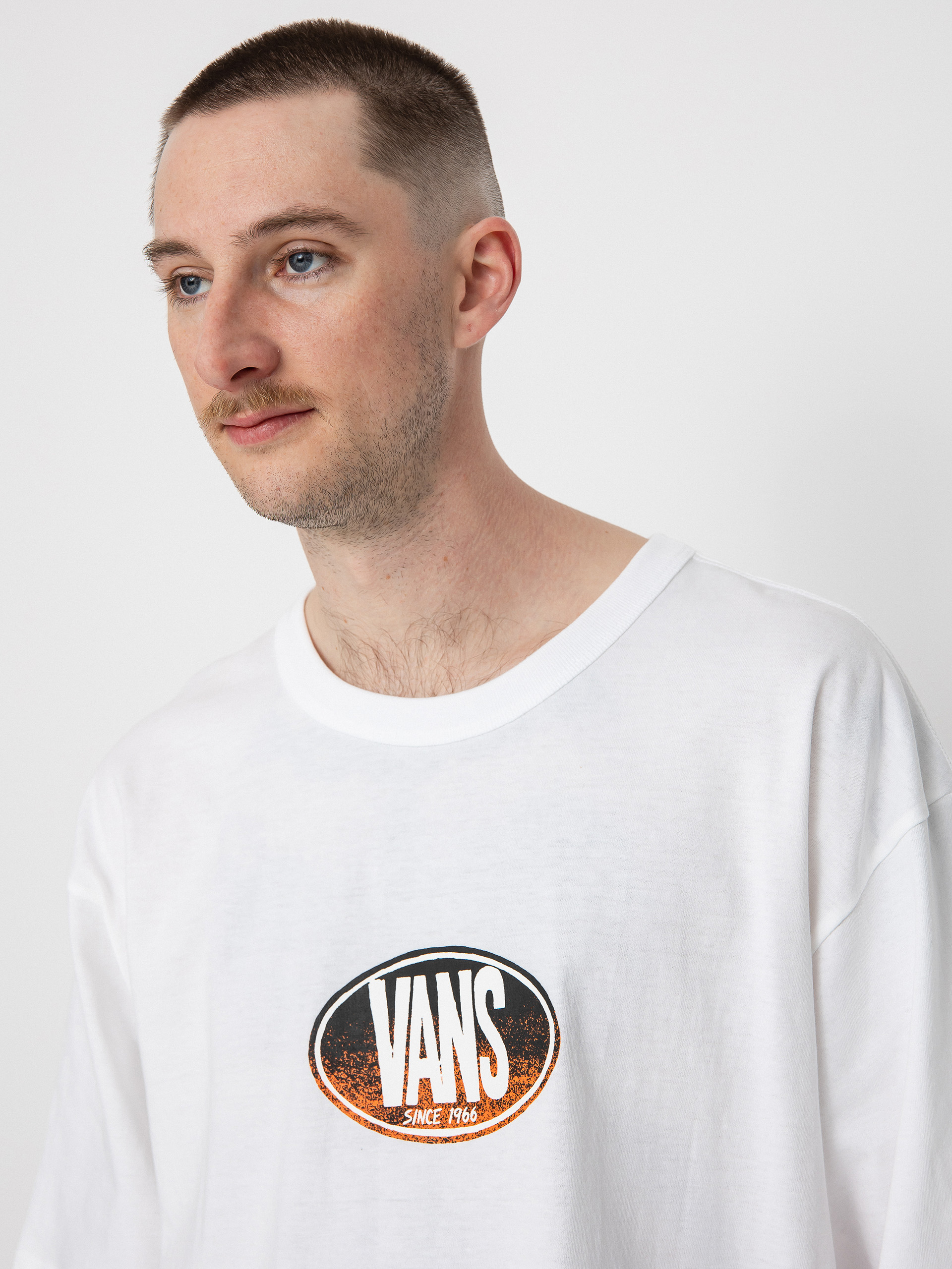 Vans Off The Wall Gradient Logo Loose T-shirt (skate classics white)