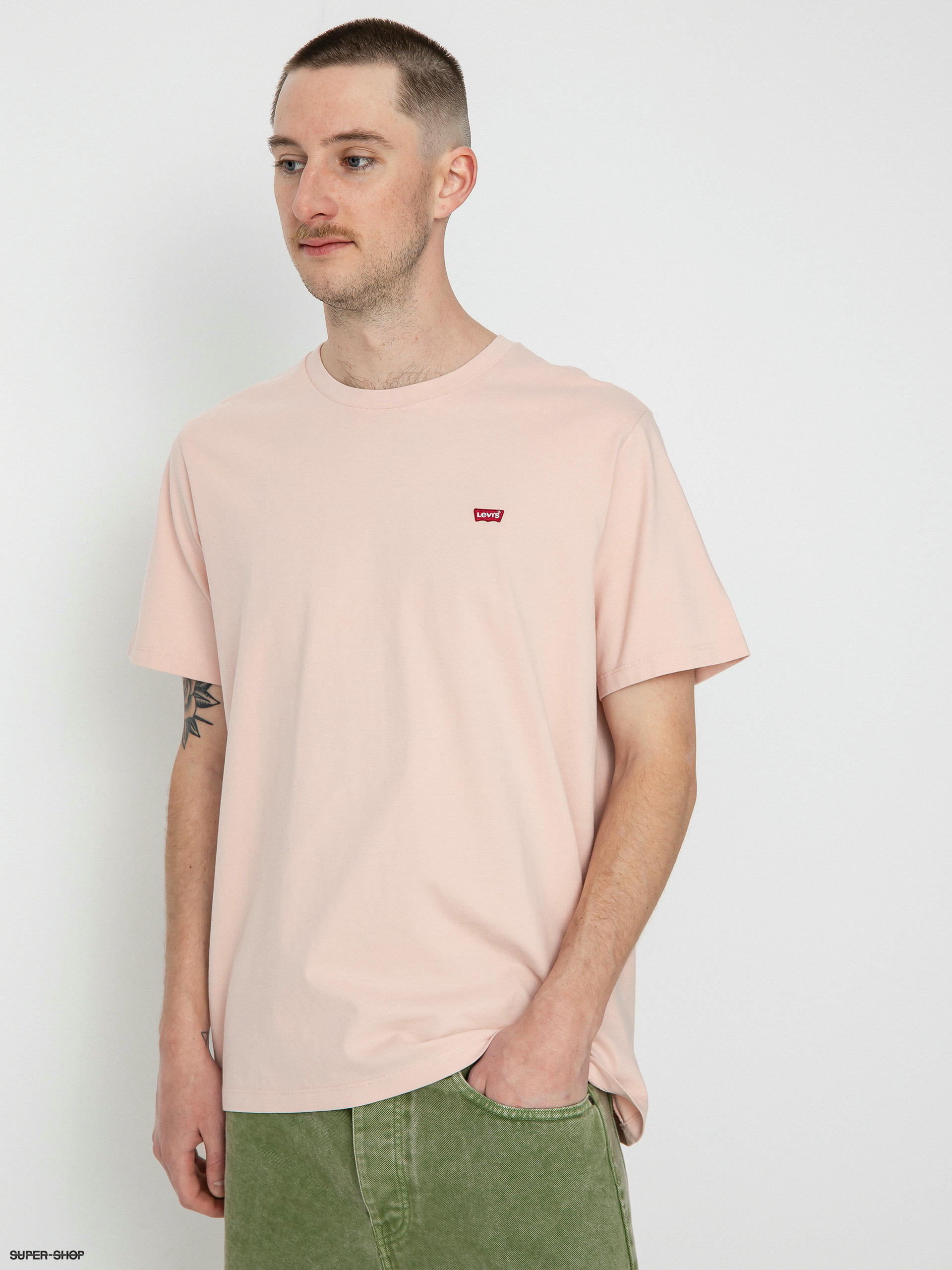 Pink 2024 levis tshirt